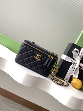 Ch*el vanity with chain 9.5x17x8cm