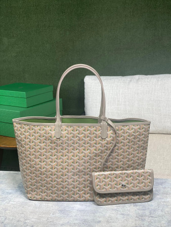 Go*ard small  saint l0*is bag 28 cm x 15 cm x 34 cm