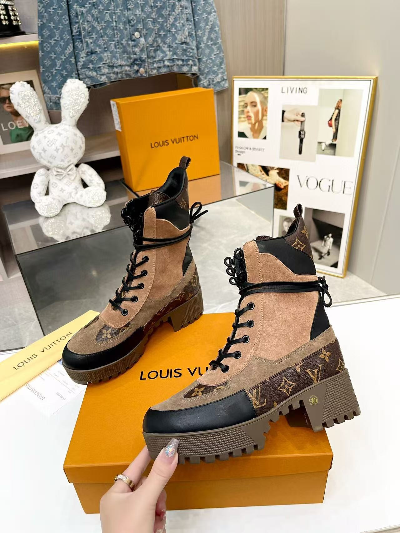 UA LV Laureate Platform Desert Boot