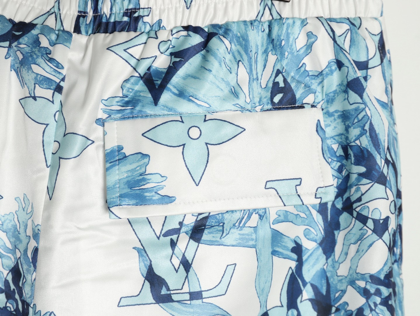 l0*is V*t0n lv shorts