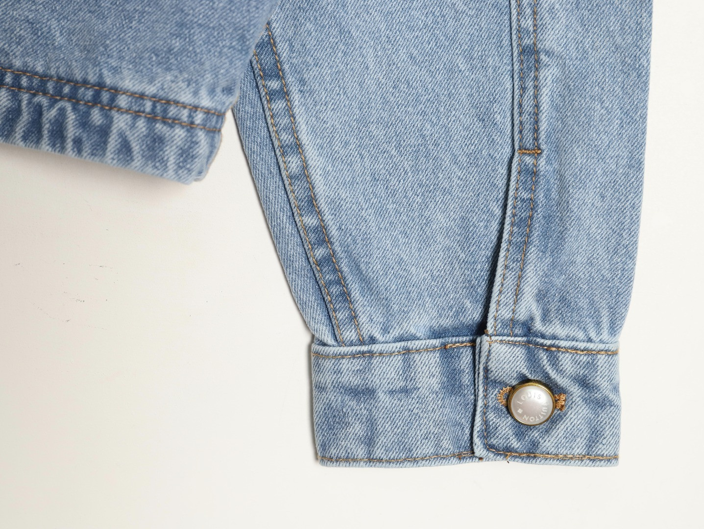 l0*is V*t0n 25ss denim coats