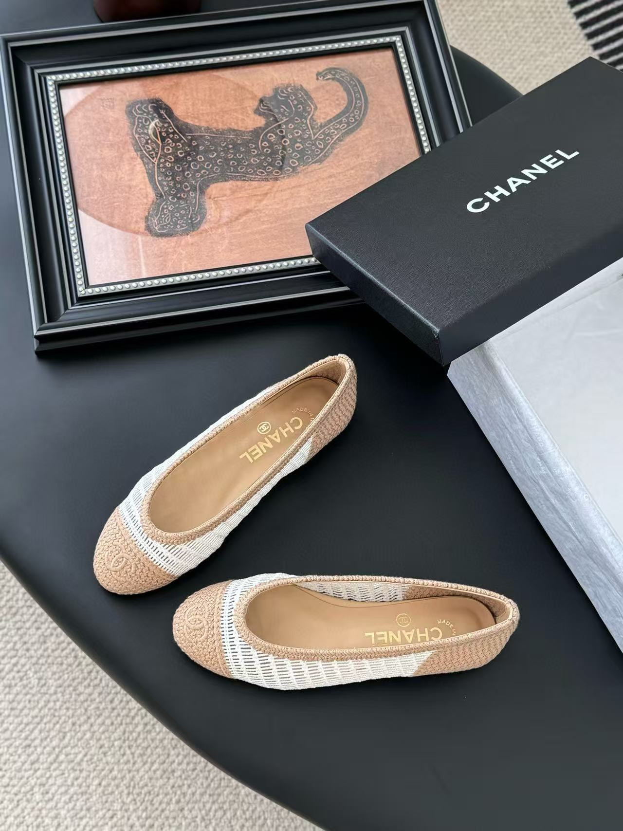 ua Ch*el ballet flats