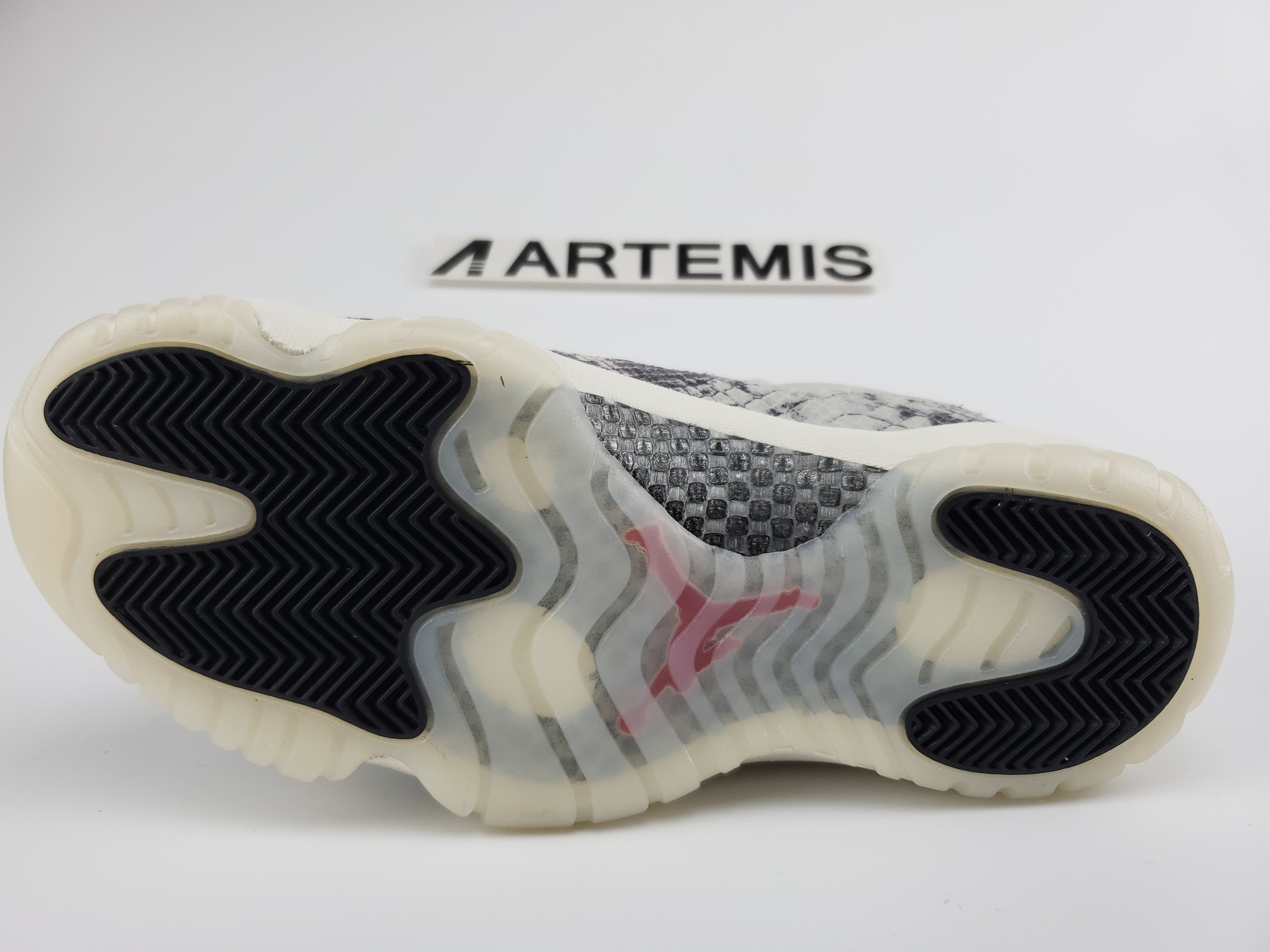 Air Jordan 11 Retro Low Snake Light Bone