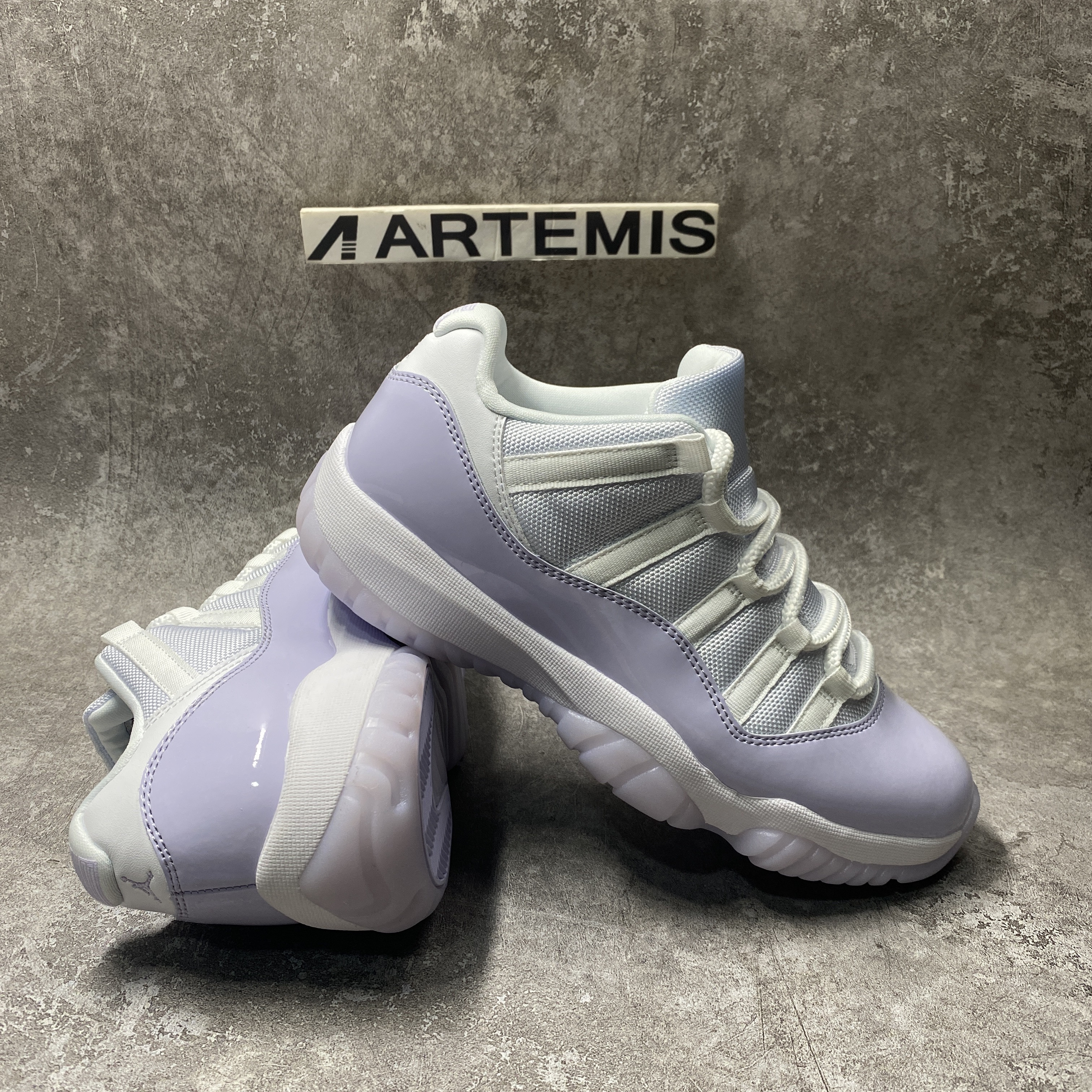 Air Jordan 11 Low Pure Violet