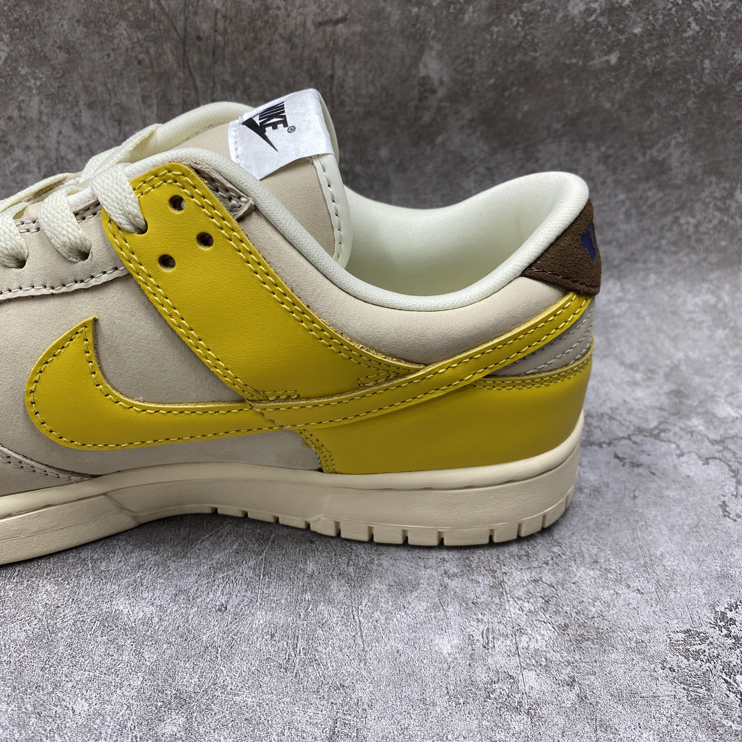 Nike Dunk Low LX Banana