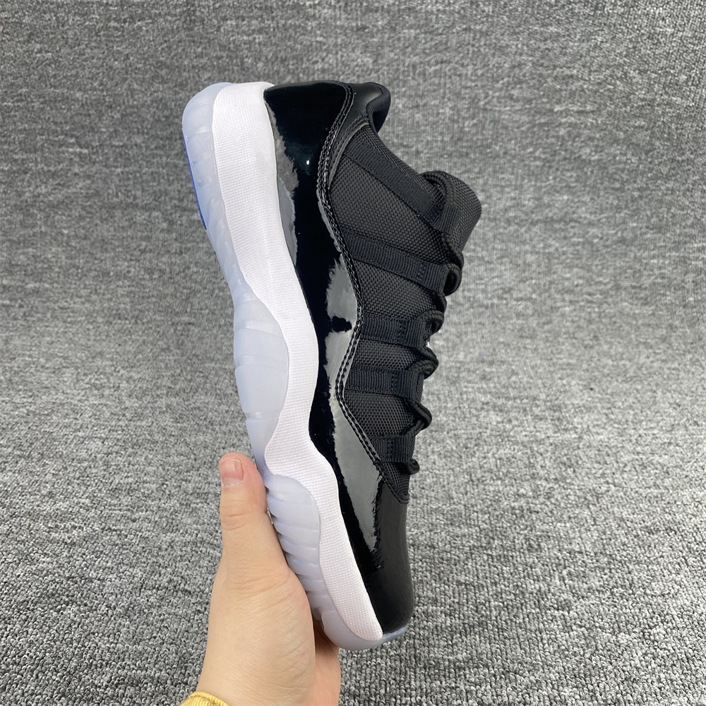 AIR JORDAN 11 RETRO LOW 