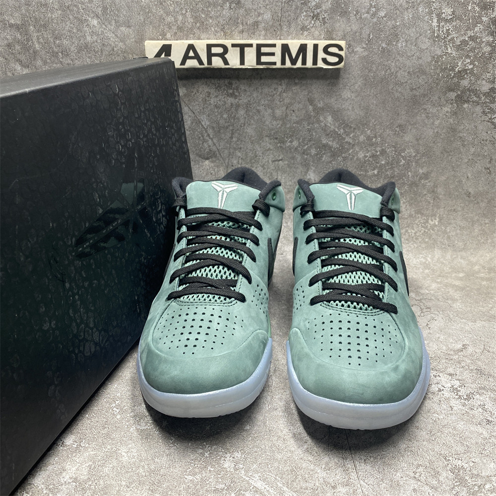 ZOOM KOBE 4 PROTRO 