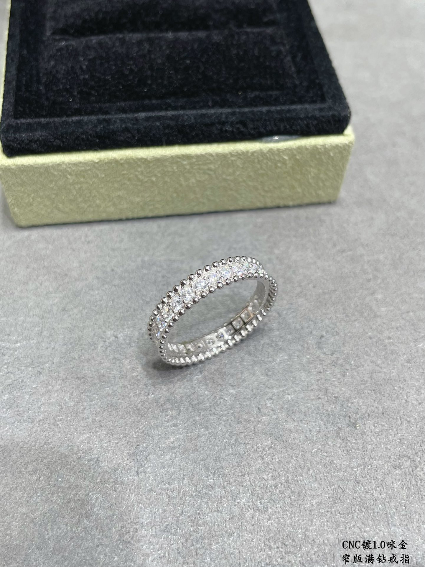 v*n cl*f & arpels narrow version with full Di*m*nds ring