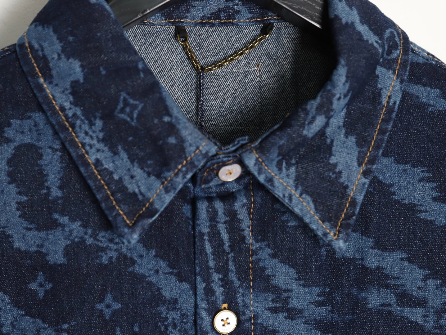 l0*is V*t0n lv short-sleeved shirts