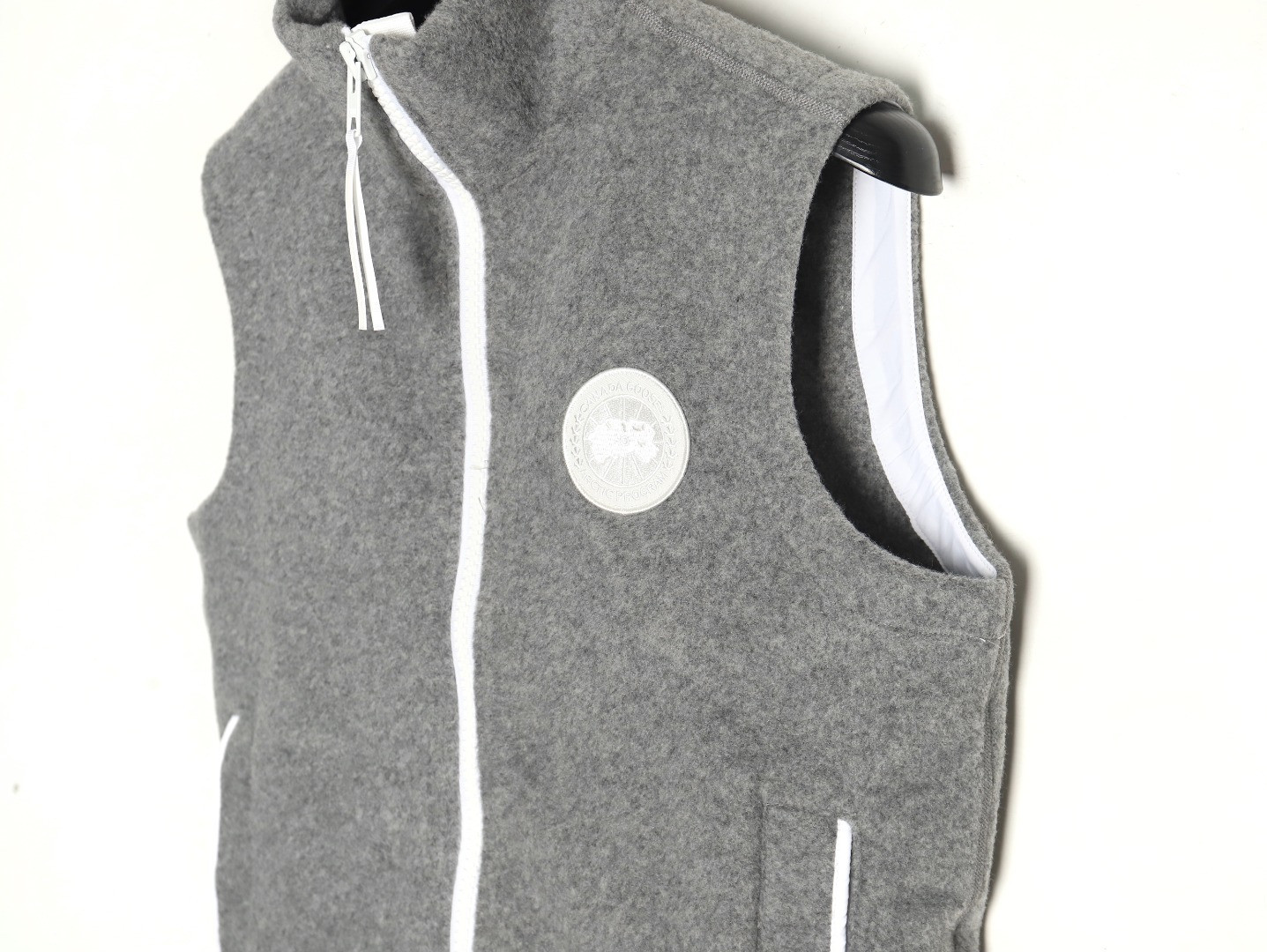 Can*a Go*e lambskin vest