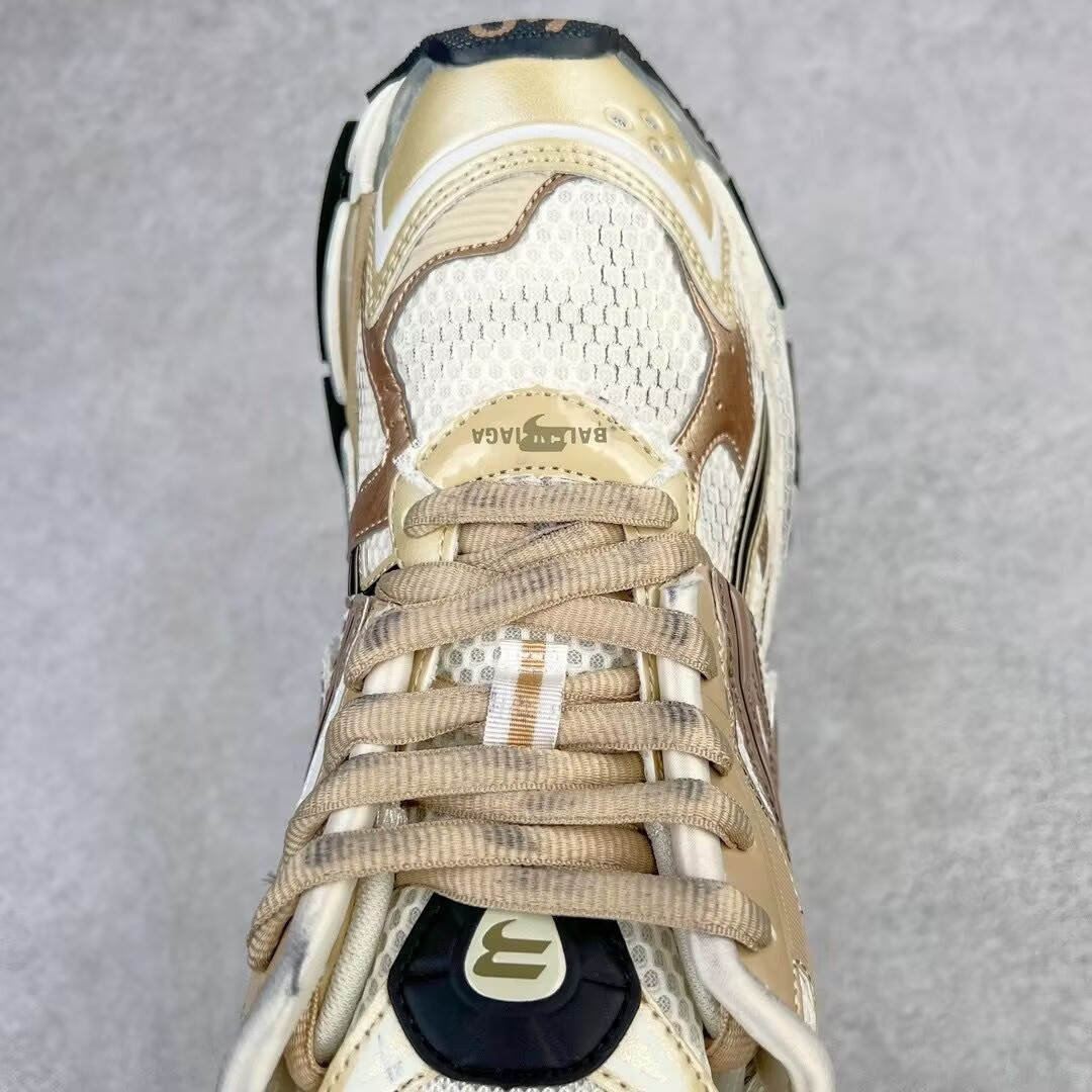 ua Ba*len*cia*ga runner sneaker