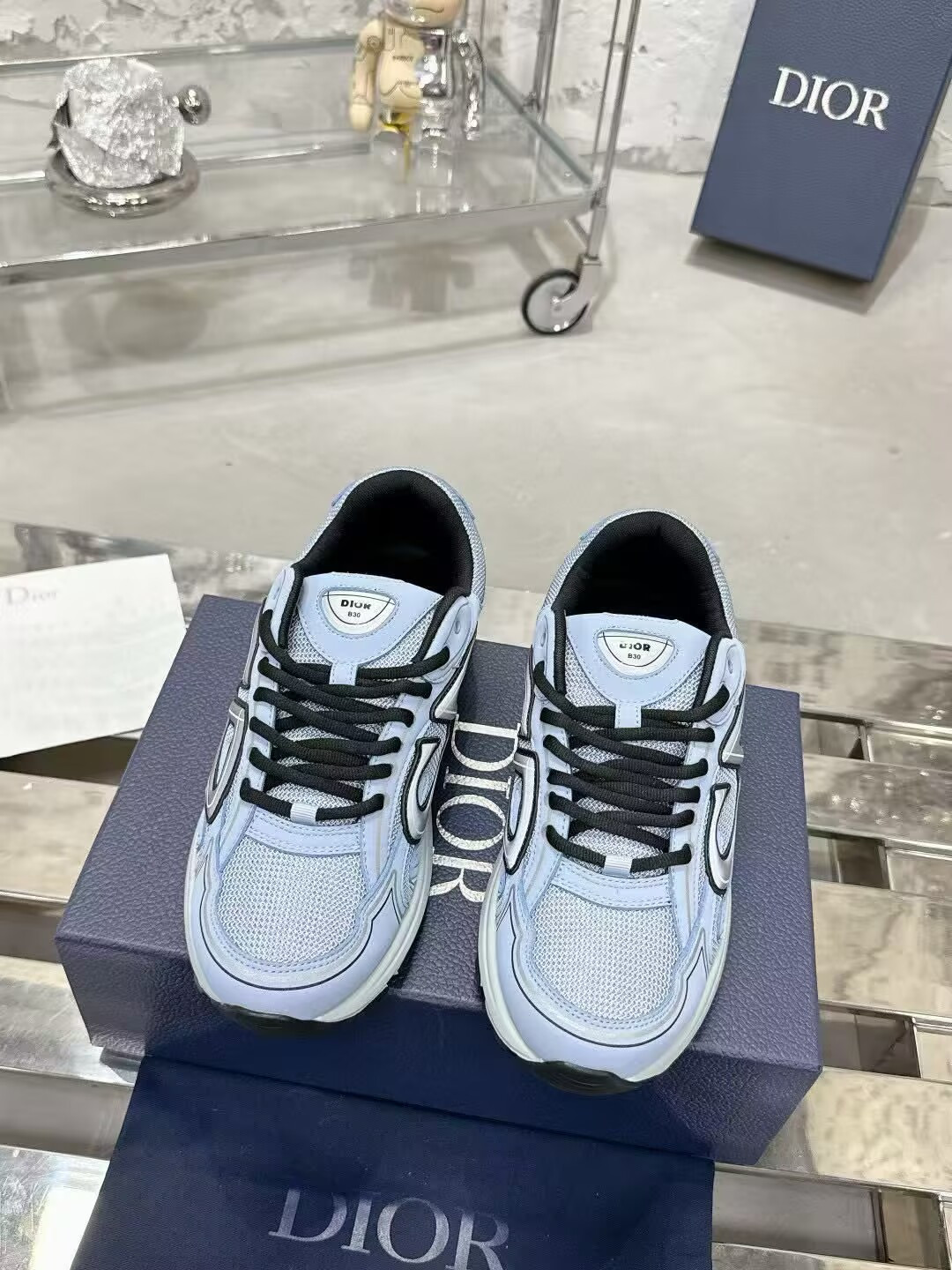 ua D*or b30