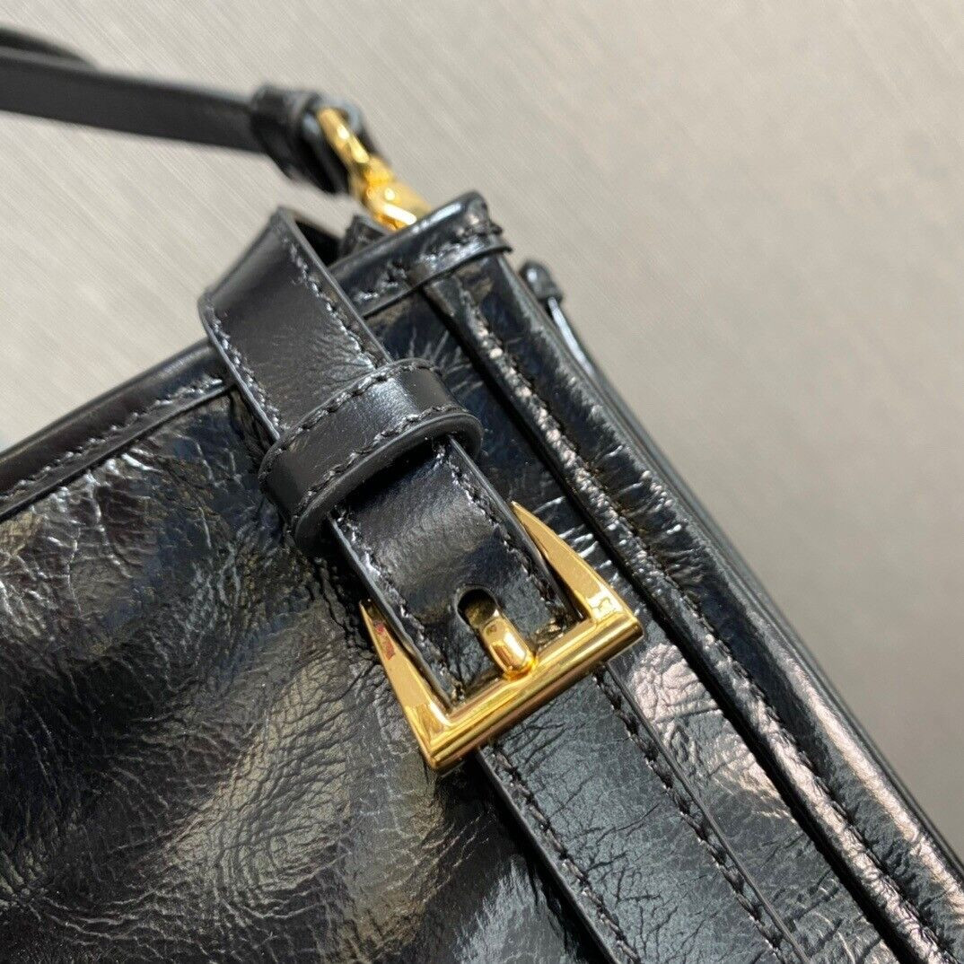 Pra*a bonnie large leather handbag in black 24x38x12cm