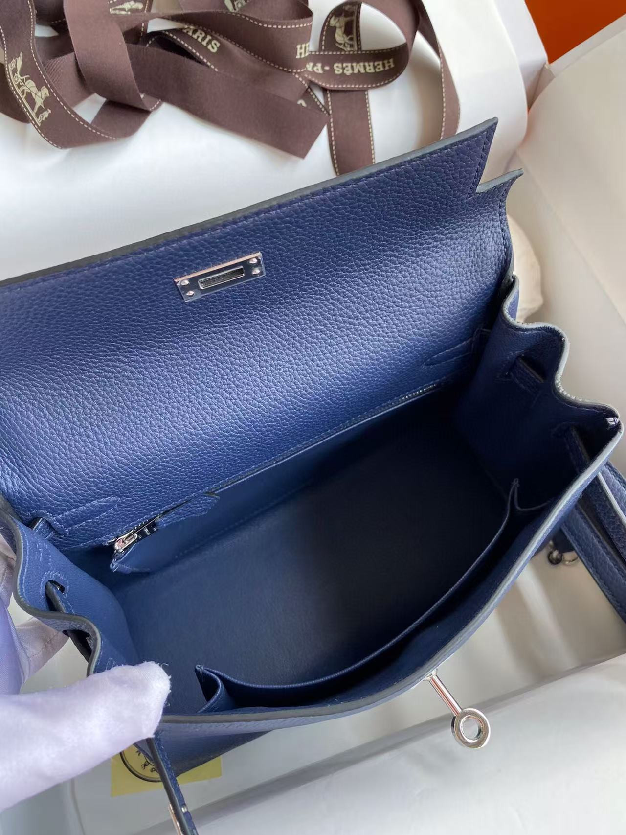 HERMÈS Kelly Silver-tone Hardware 25 28