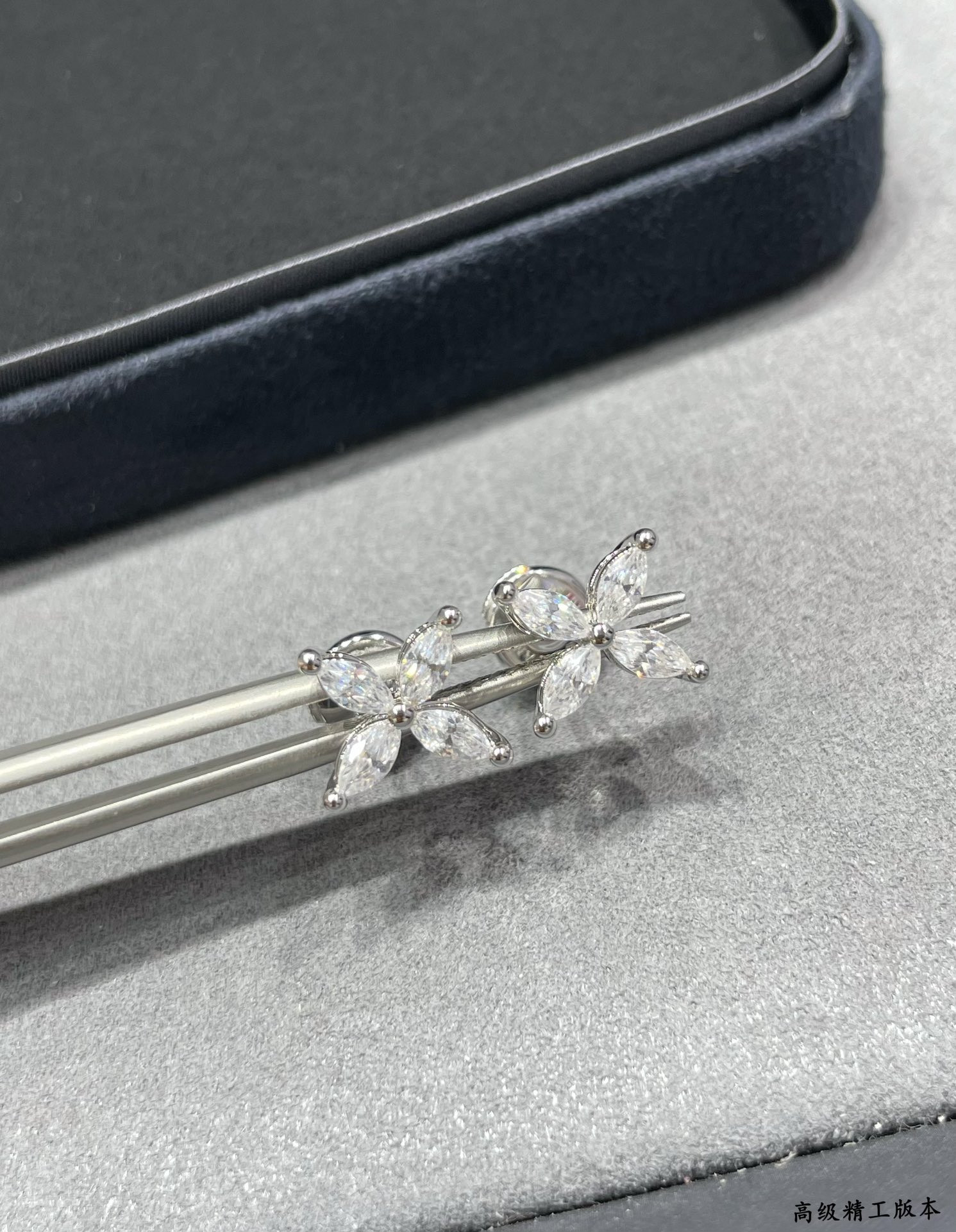 T*f*ny & co. marquise stud earrings ag925