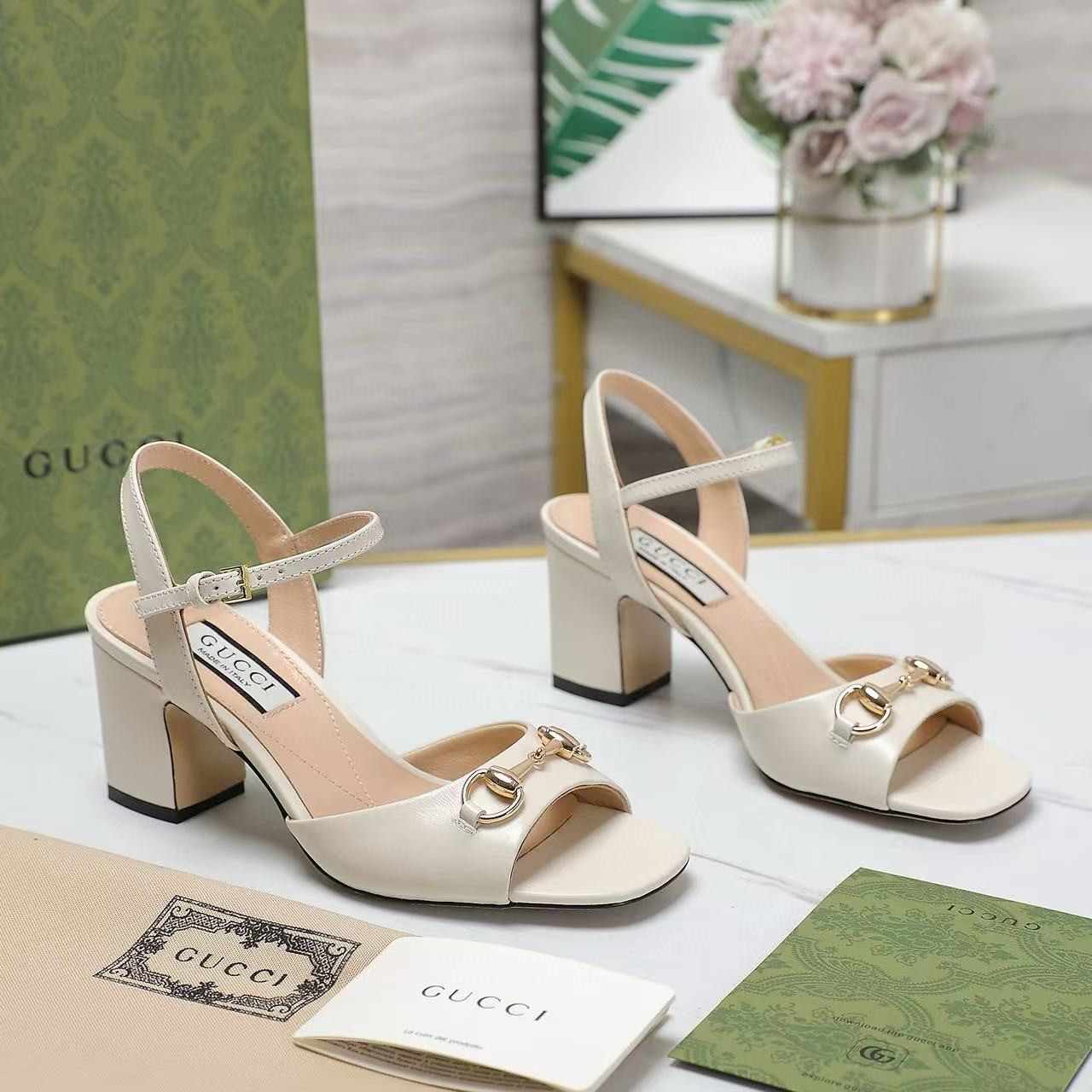 ua G*u*i heeled sandal(heel height 6.5cm)