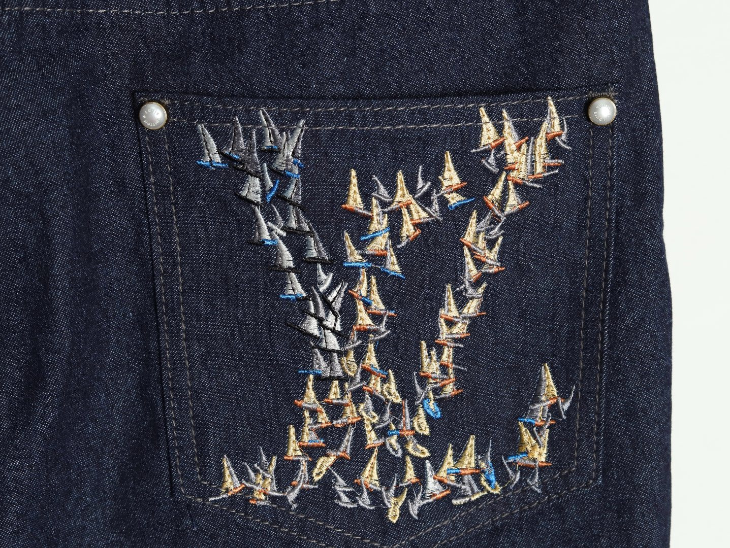 l0*is V*t0n lv shorts