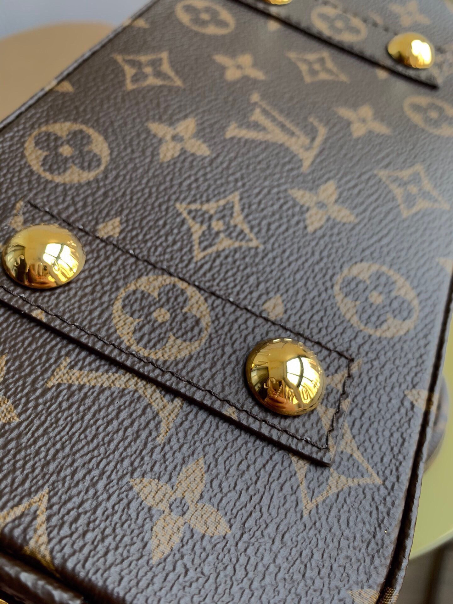 LV ALMA BB M90584