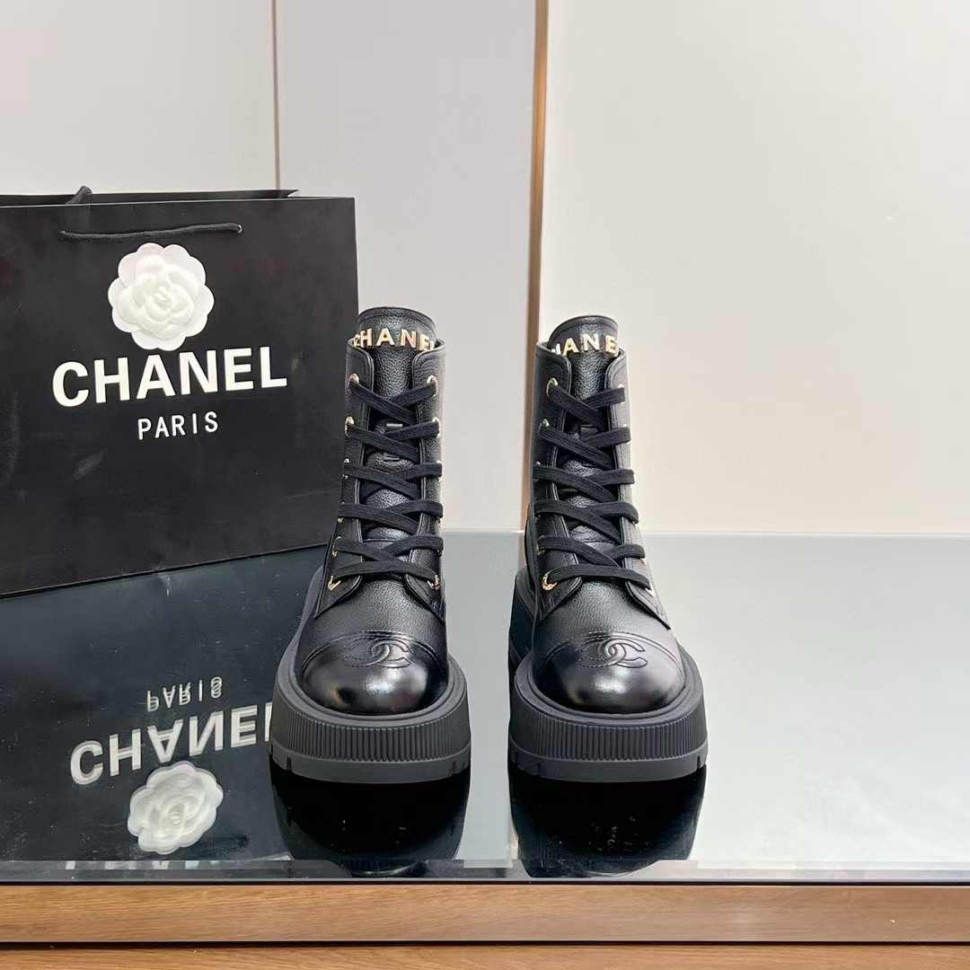 ua Ch*el boots