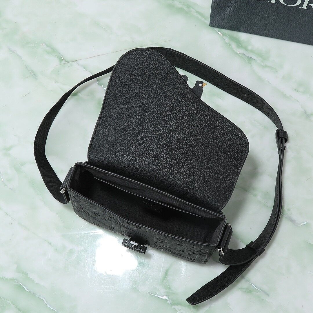 D*or small saddle messenger bag with flap 23x18x6cm