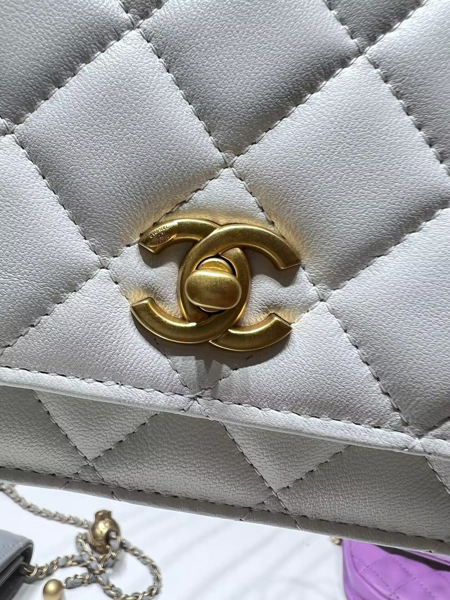 Ch*el classic wallet on chain 4.8 × 7.5 × 1.4 in