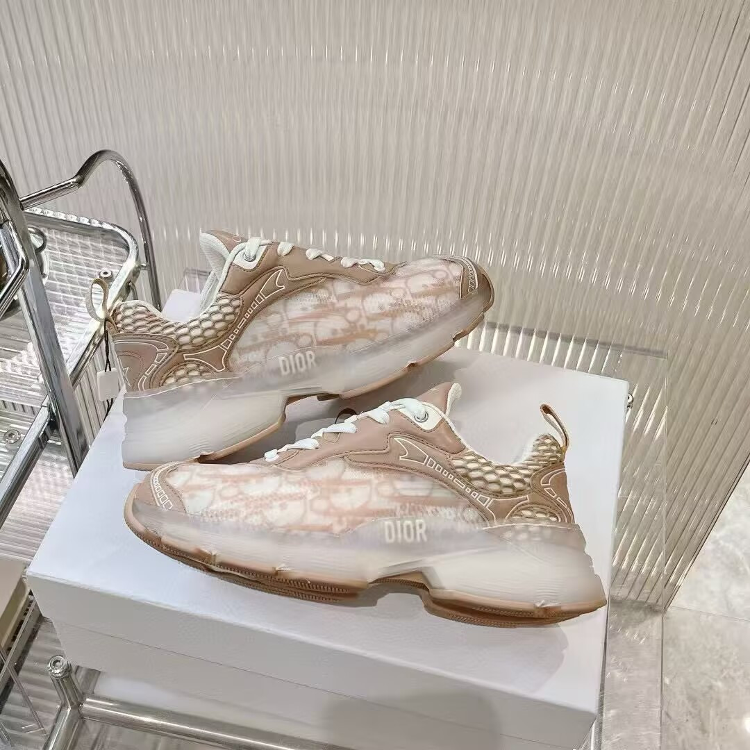 ua D*or vibe sneaker