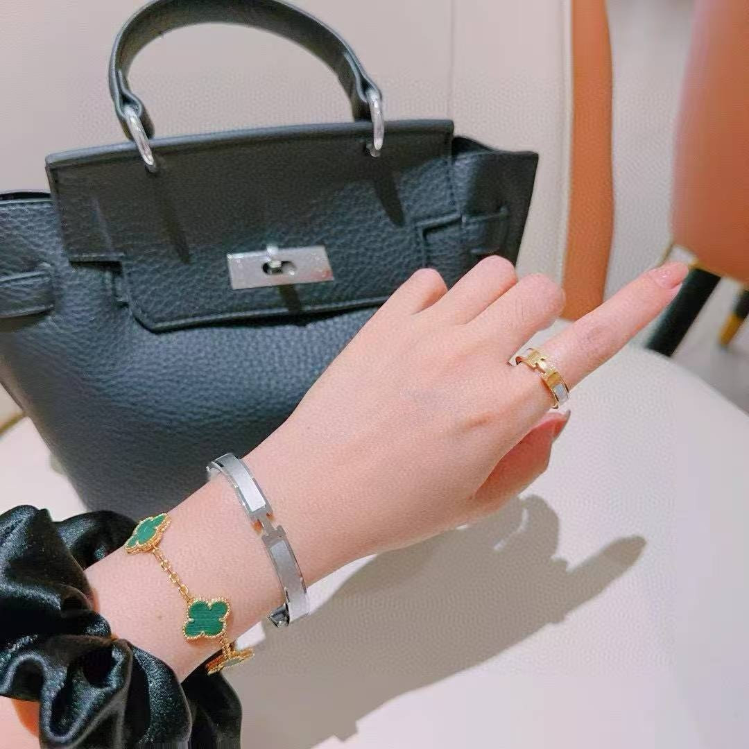 H**mes bracelet