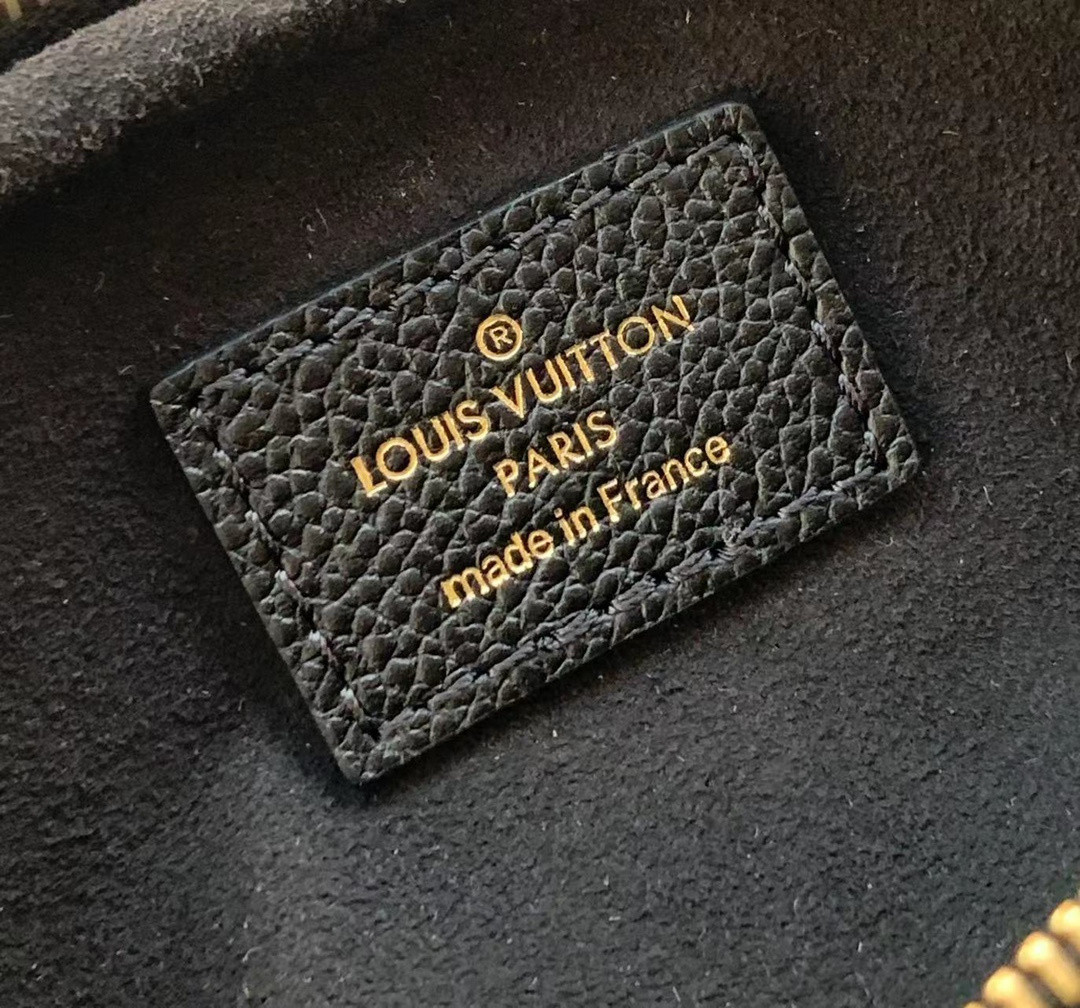 LV Mini Bumbag M46917 17x12x9.5CM