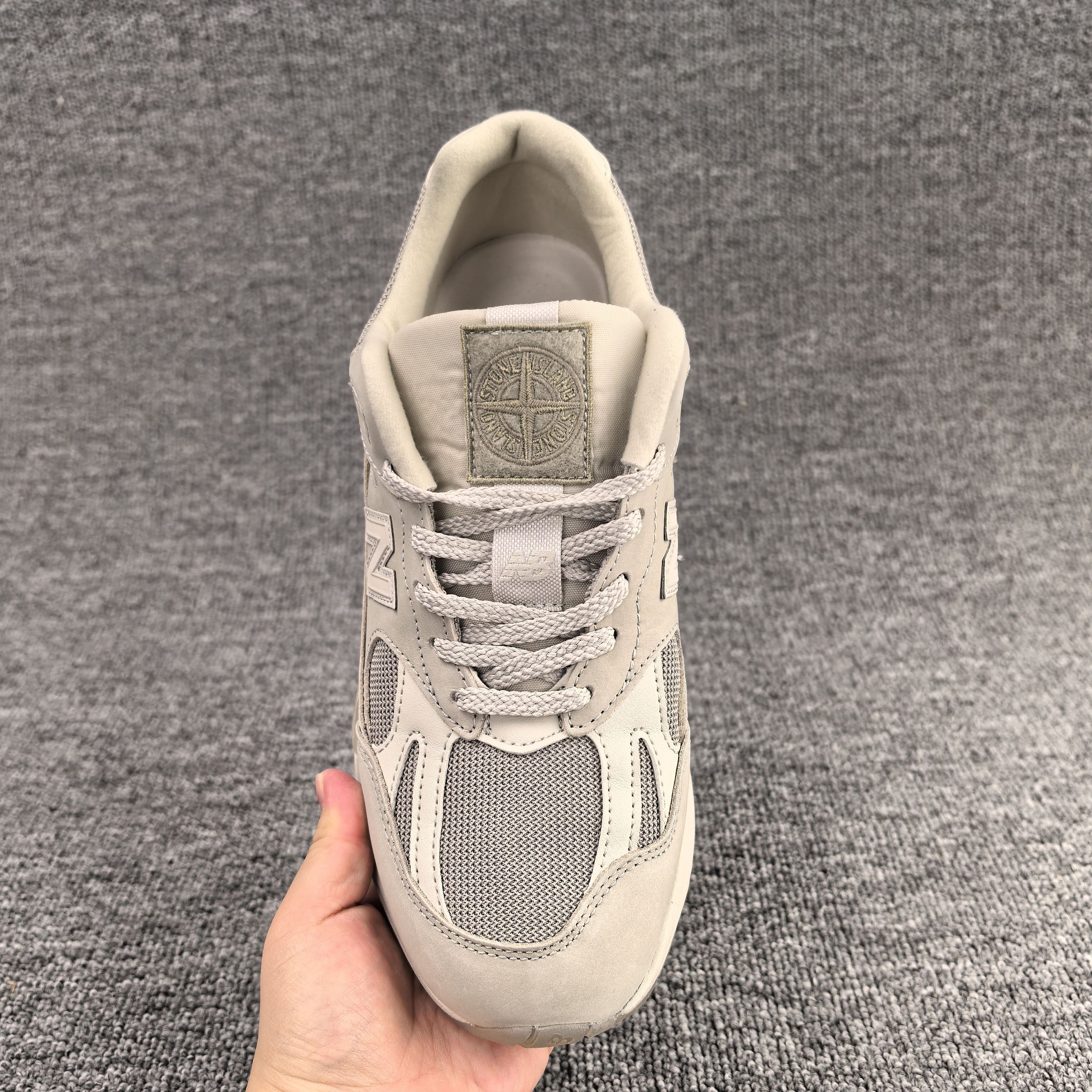 UA New Balance 991v2