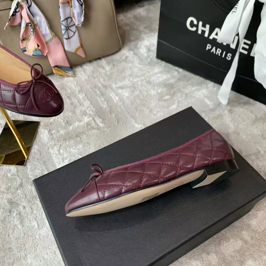 ua Ch*el ballet flats