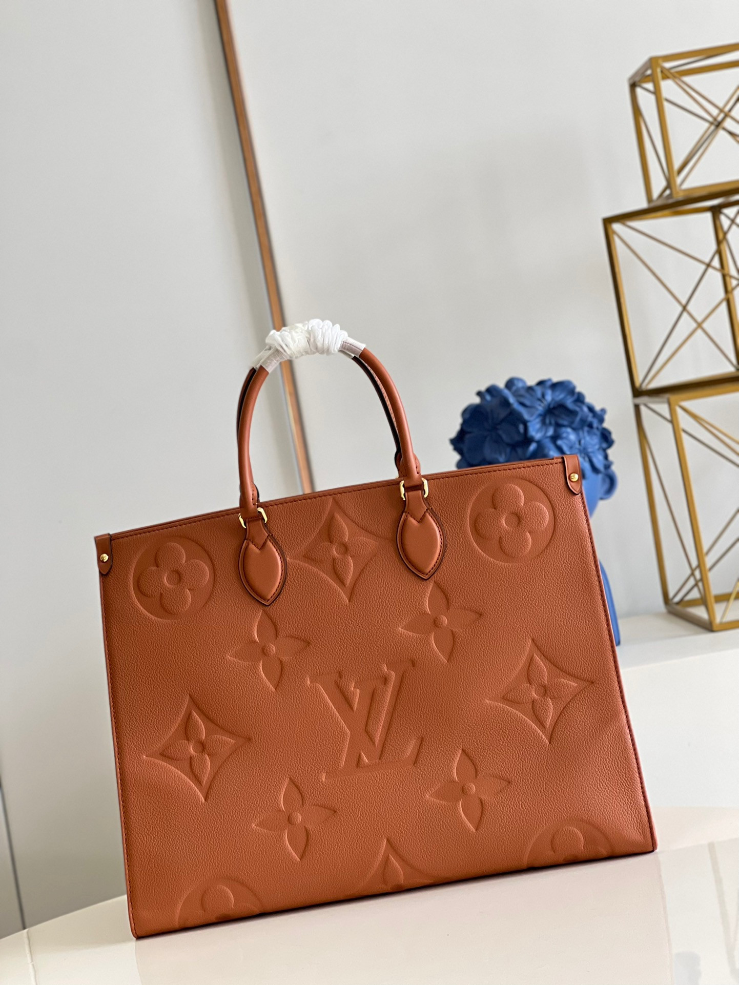 LV OnTheGo GM M449252 16.1 x 13.4 x 7.5inches