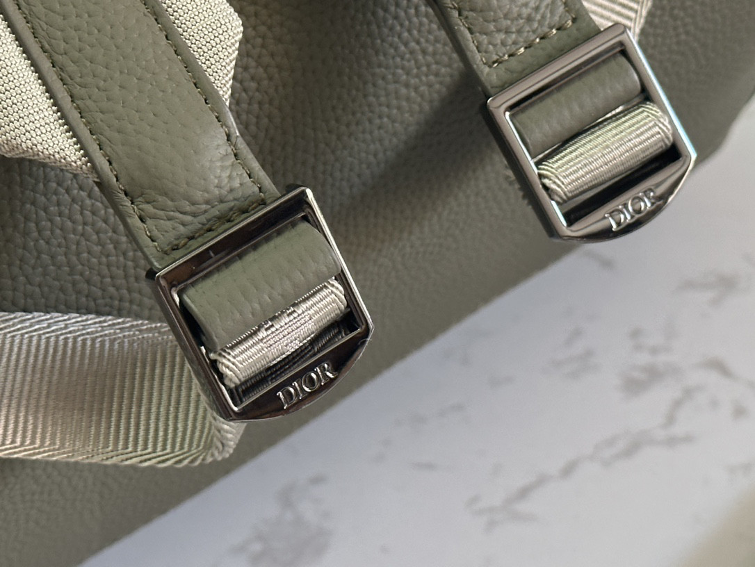 D*or rider 2.0 backpack  khaki D*or gravity leather and khaki grained calfskin 31 x 40 x 18 cm