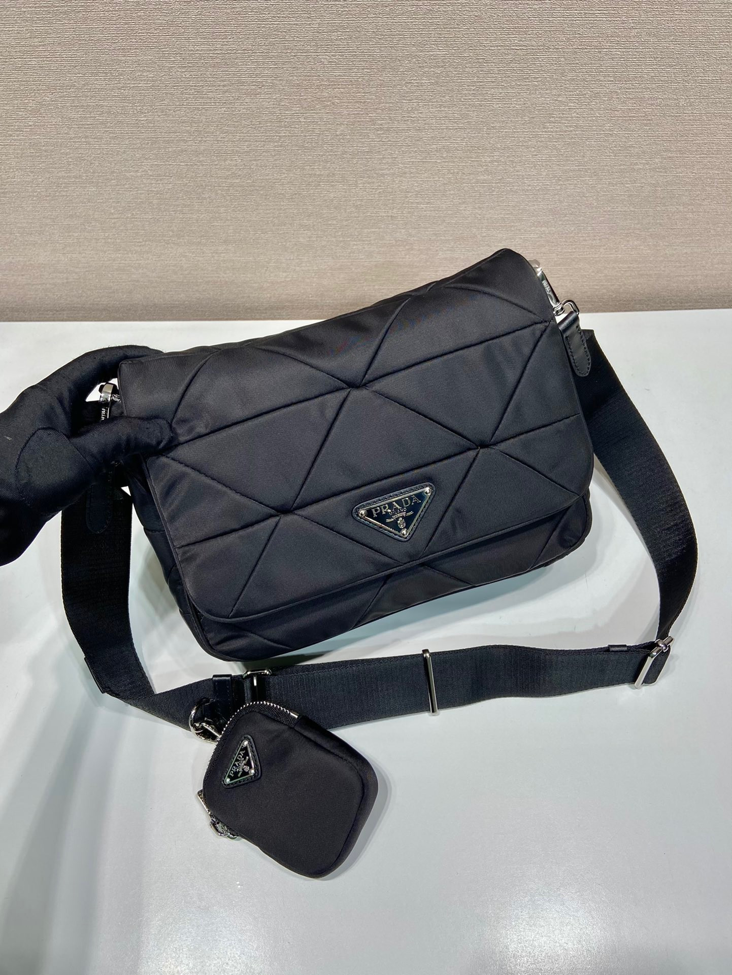 Pra*a padded re-nylon shoulder bag 17.5×24×8.5cm