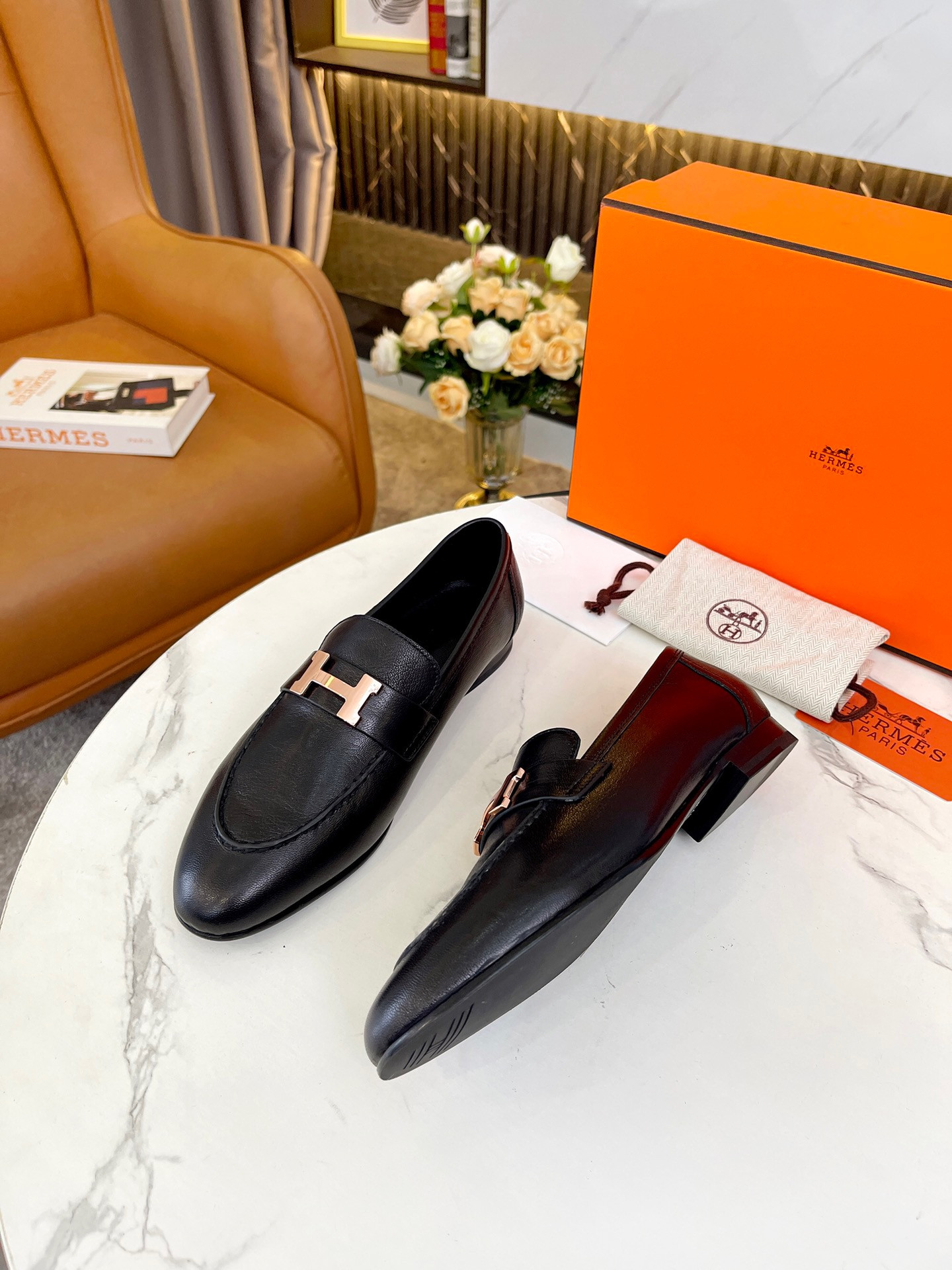ua H**me5 paris loafer