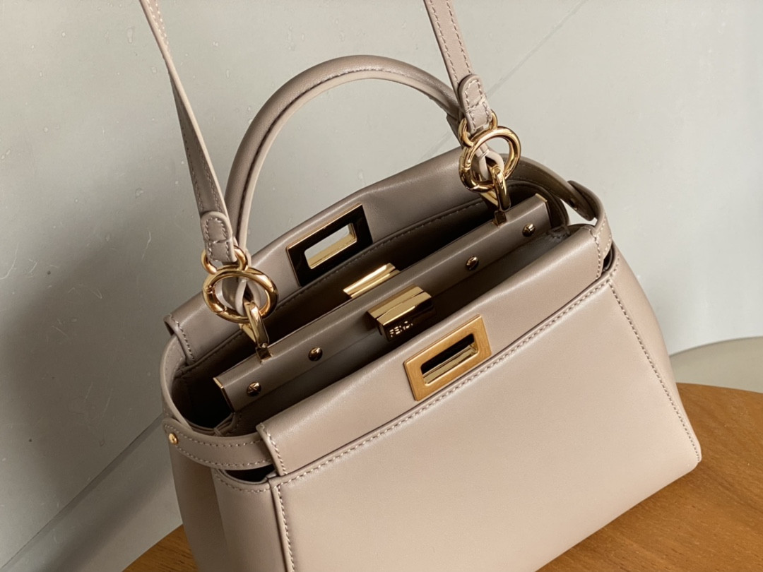 F**di 8315c peekaboo bag 23x9x20cm