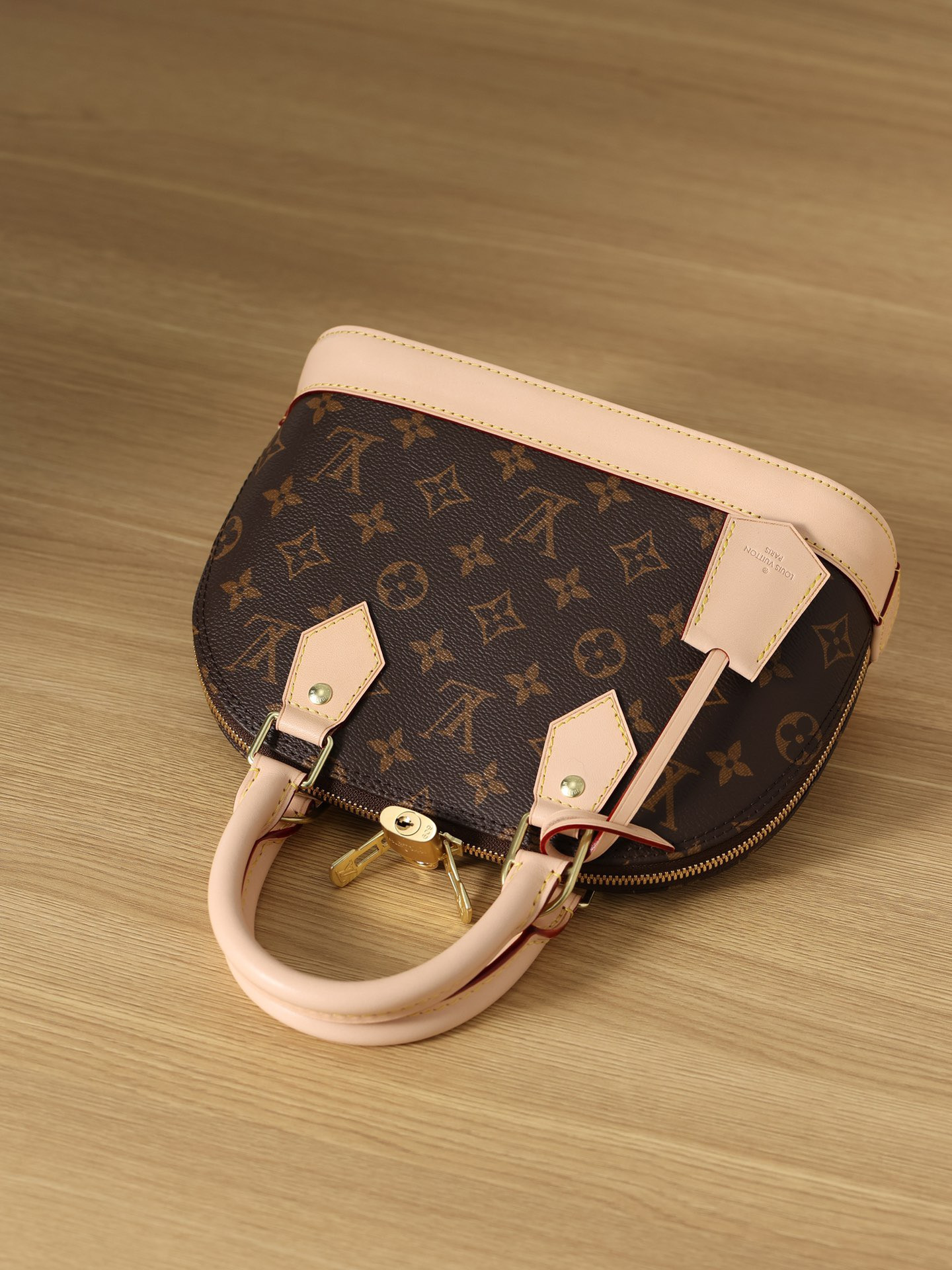 LV Alma bb M46990 25×19×12cm