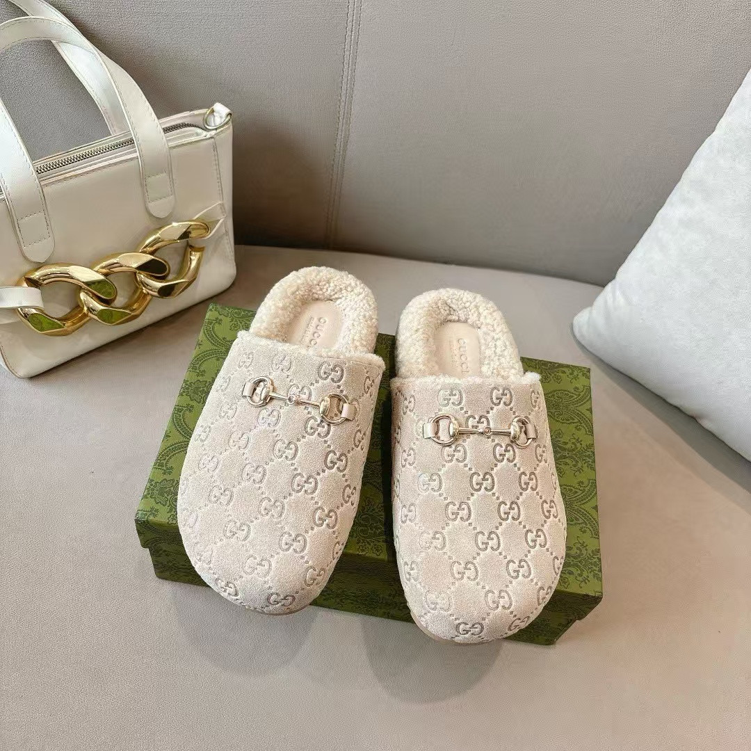 ua G*u*i cotton slippers