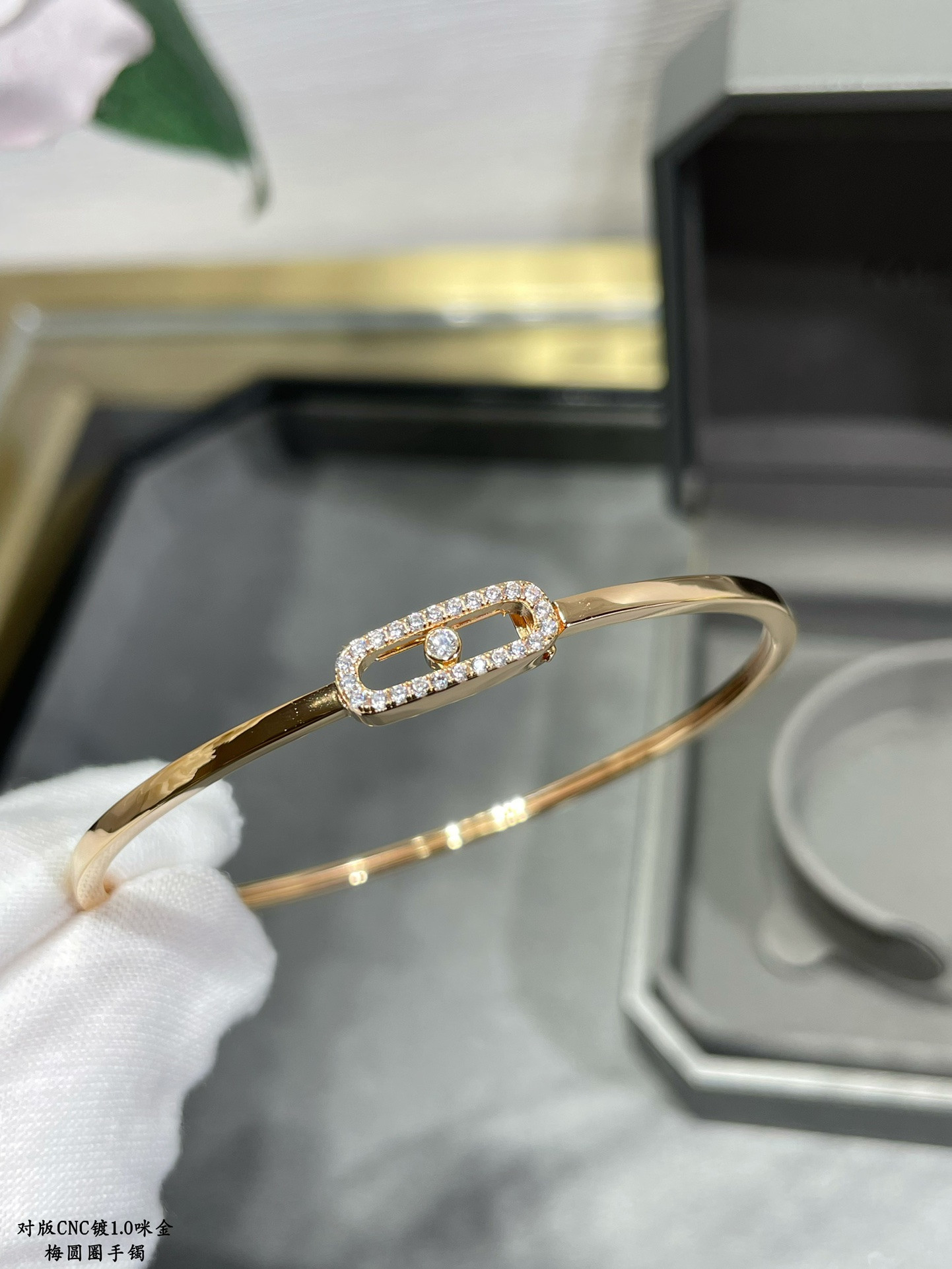 messika Di*m*nd bracelet