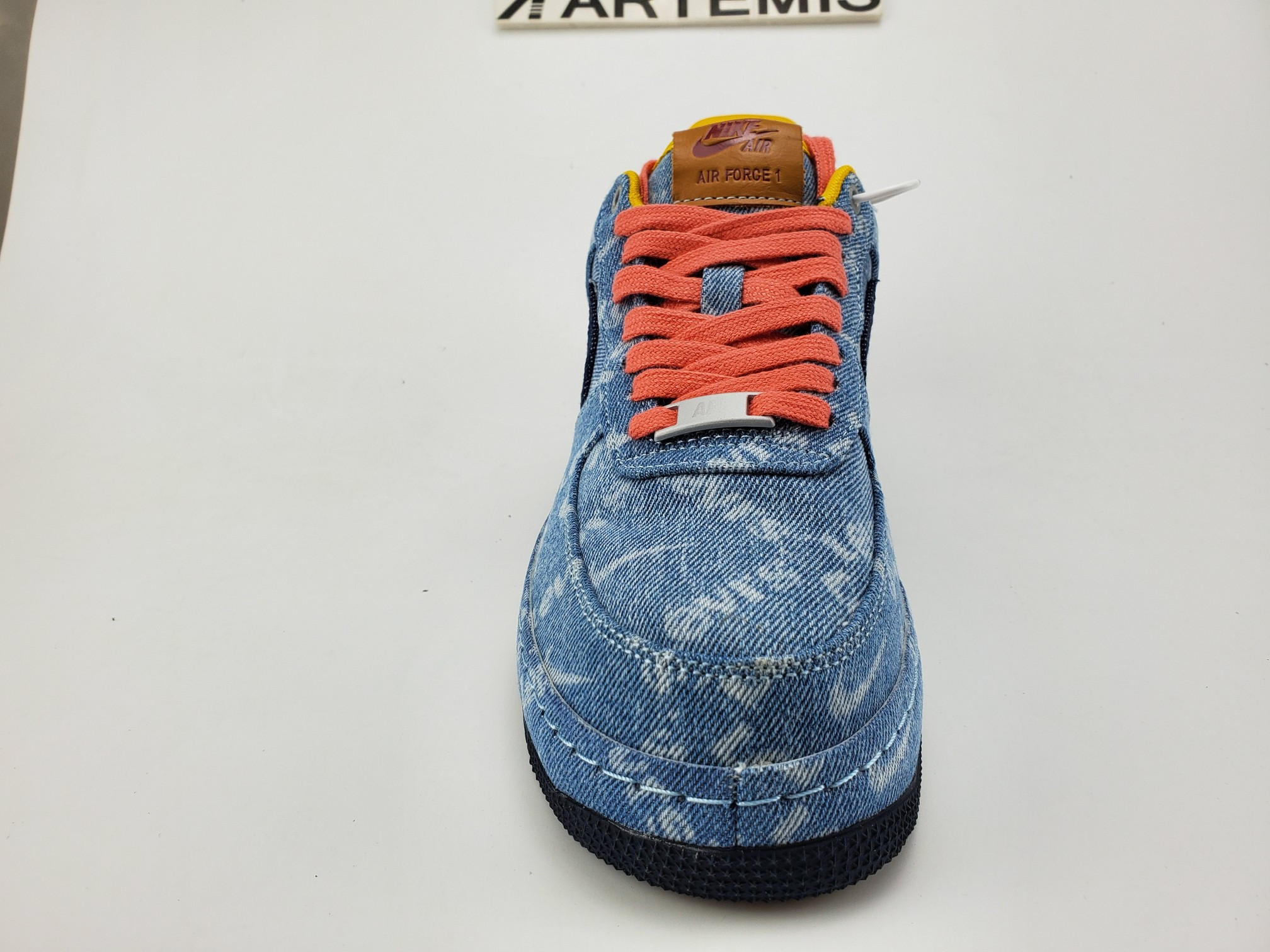 Air Force 1 Low Levi