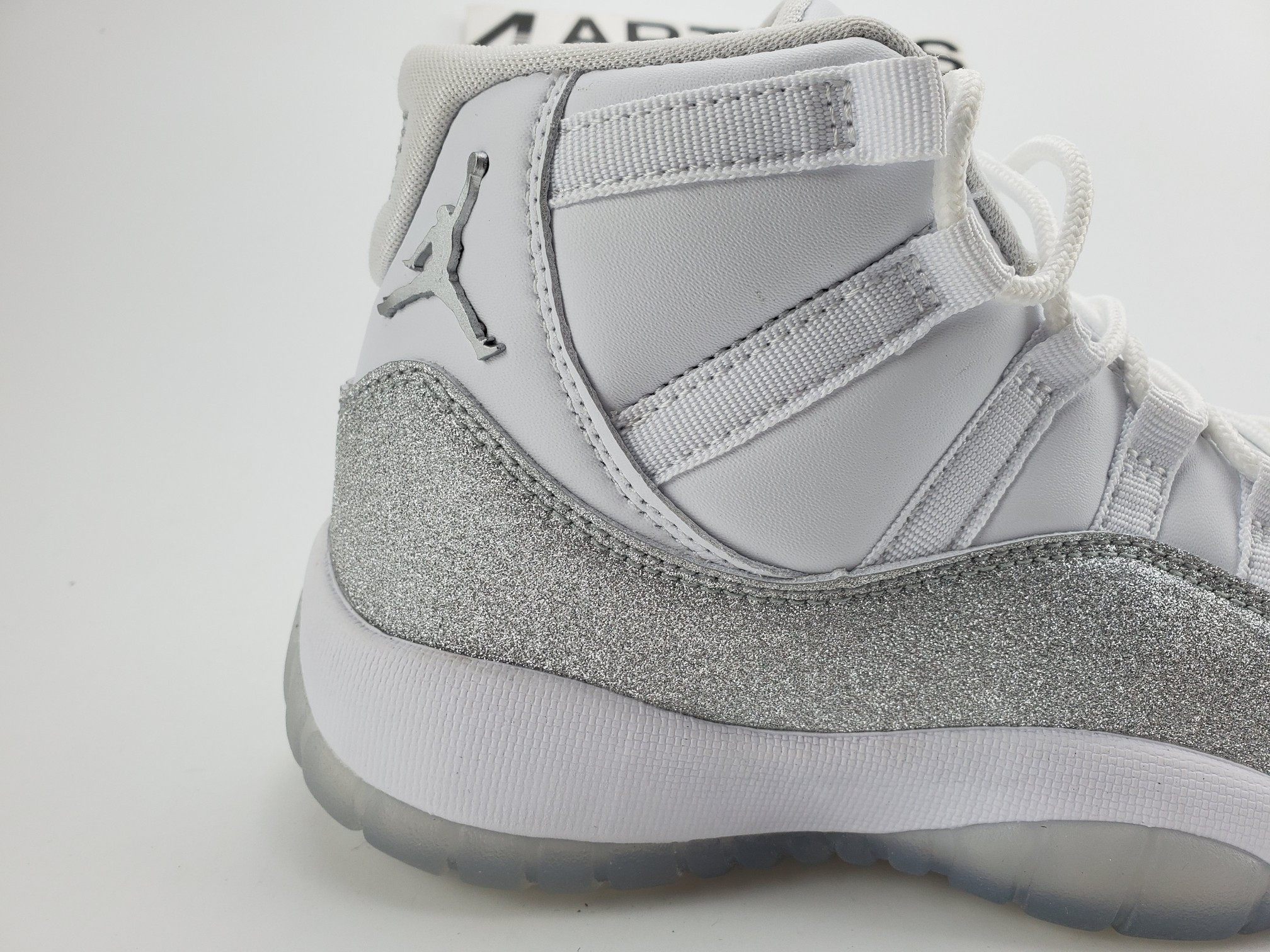 Air Jordan 11 Retro White Metallic Silver