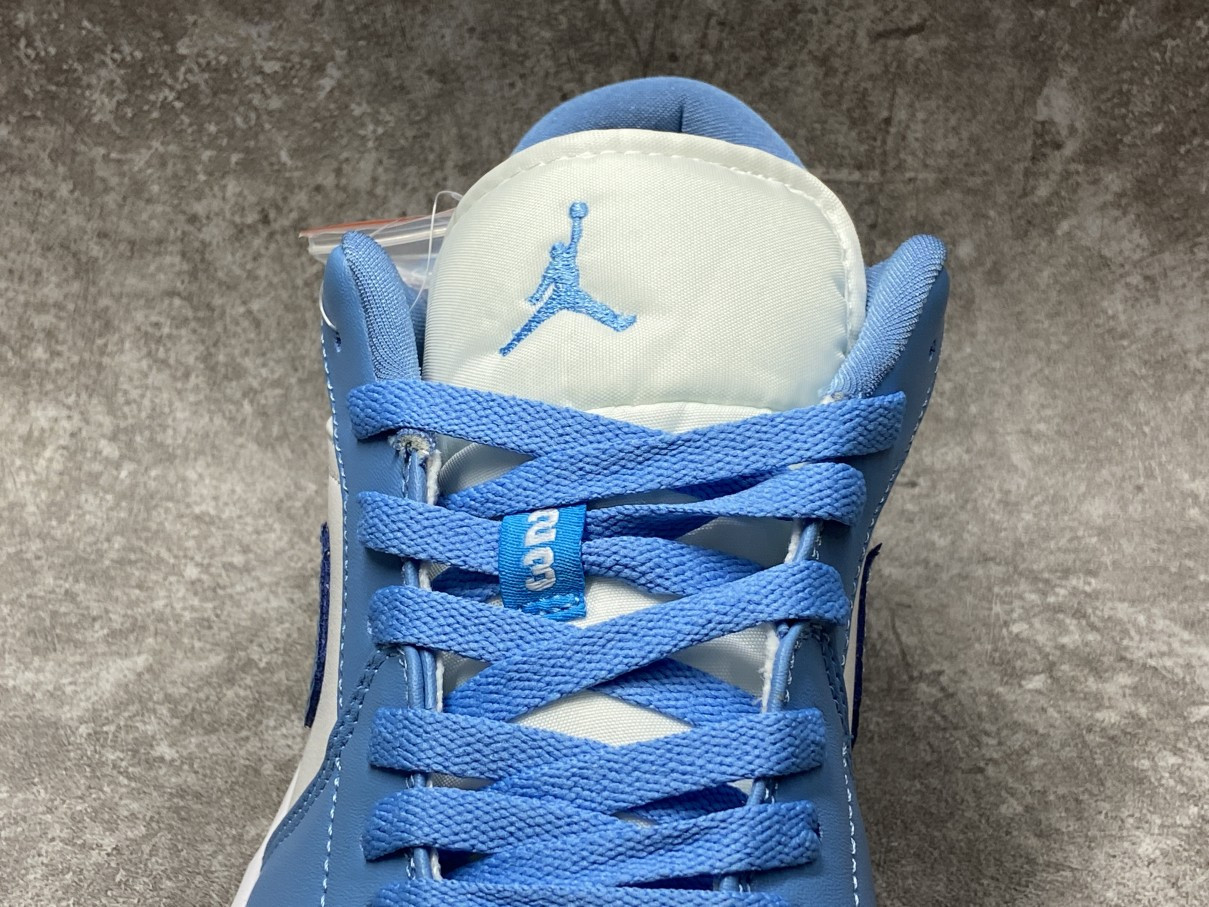 Air Jordan 1 Low UNC