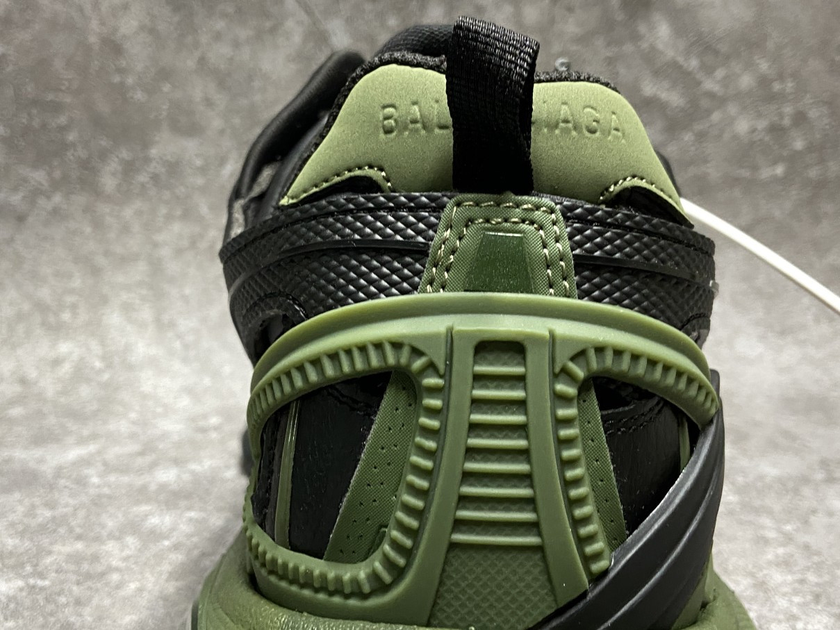 Balenciga Track 5.0 Black Green