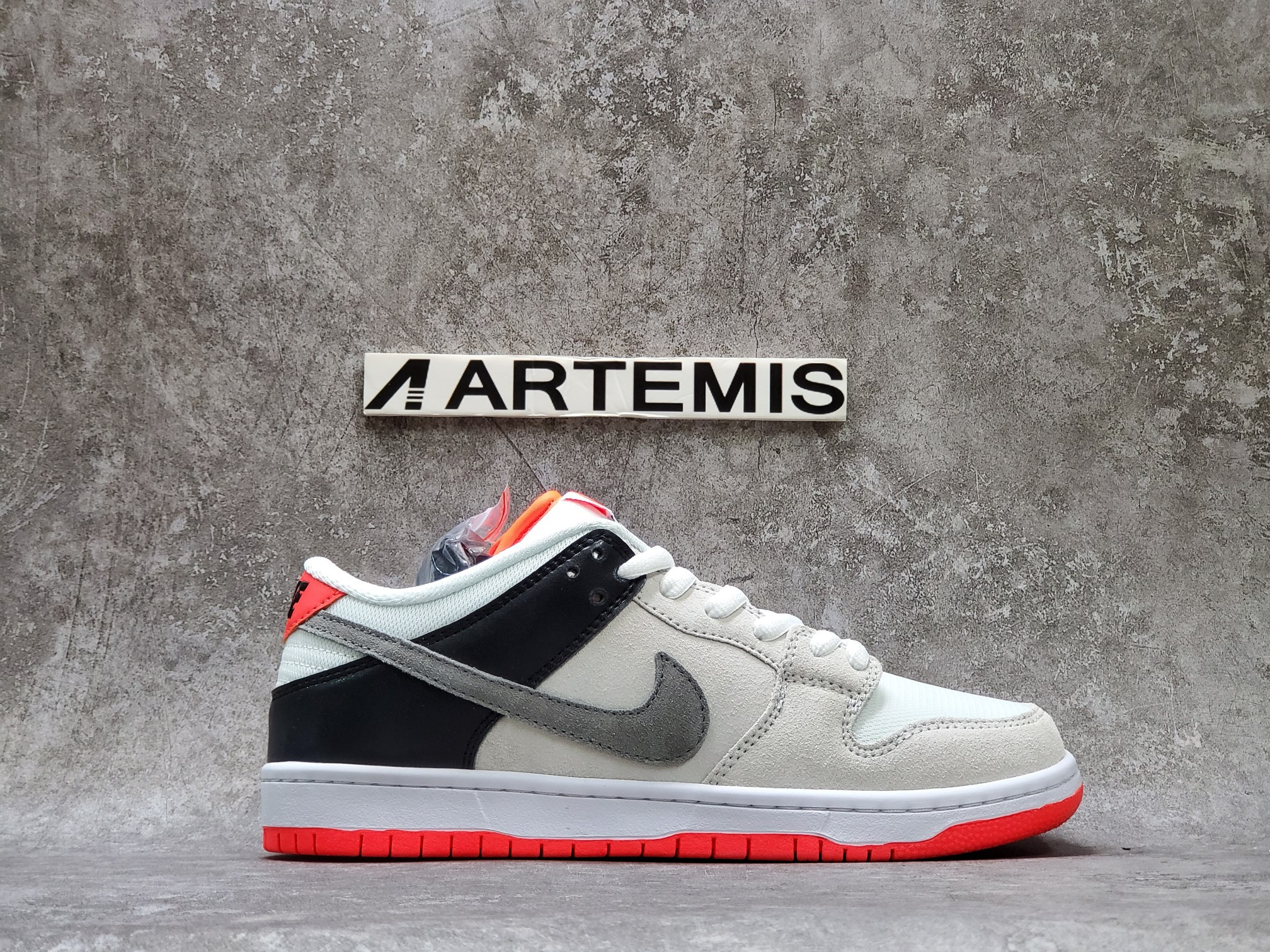 Nike SB Dunk Low Infrared Orange Label