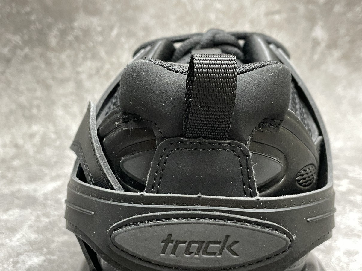 Balenciga Track Clear Sole in Black