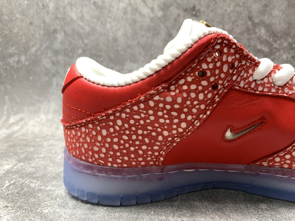Nike Dunk SB Low Stingwater Magic Mushroom