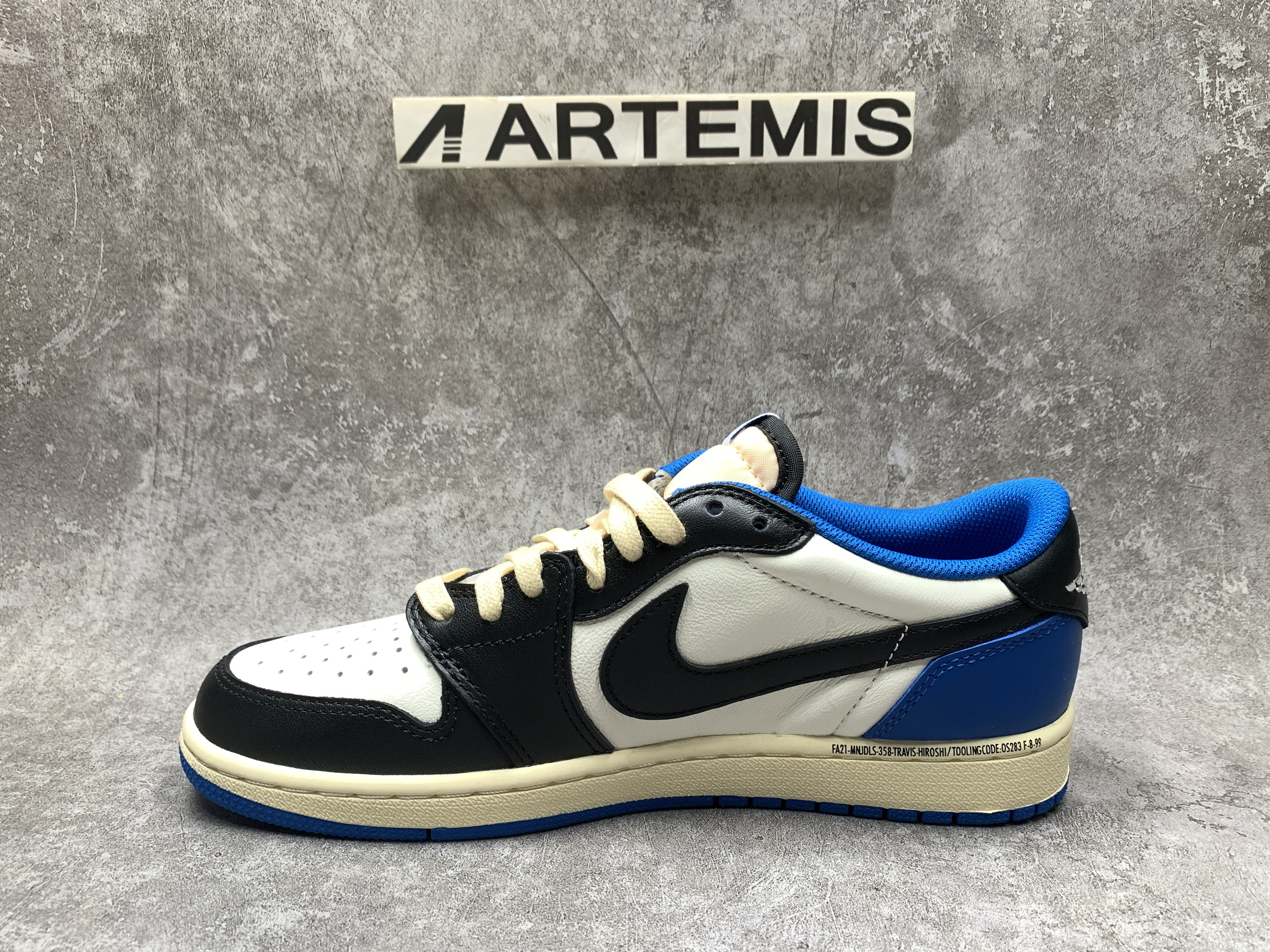 Air Jordan 1 Low Fragment Design x Travis Scott