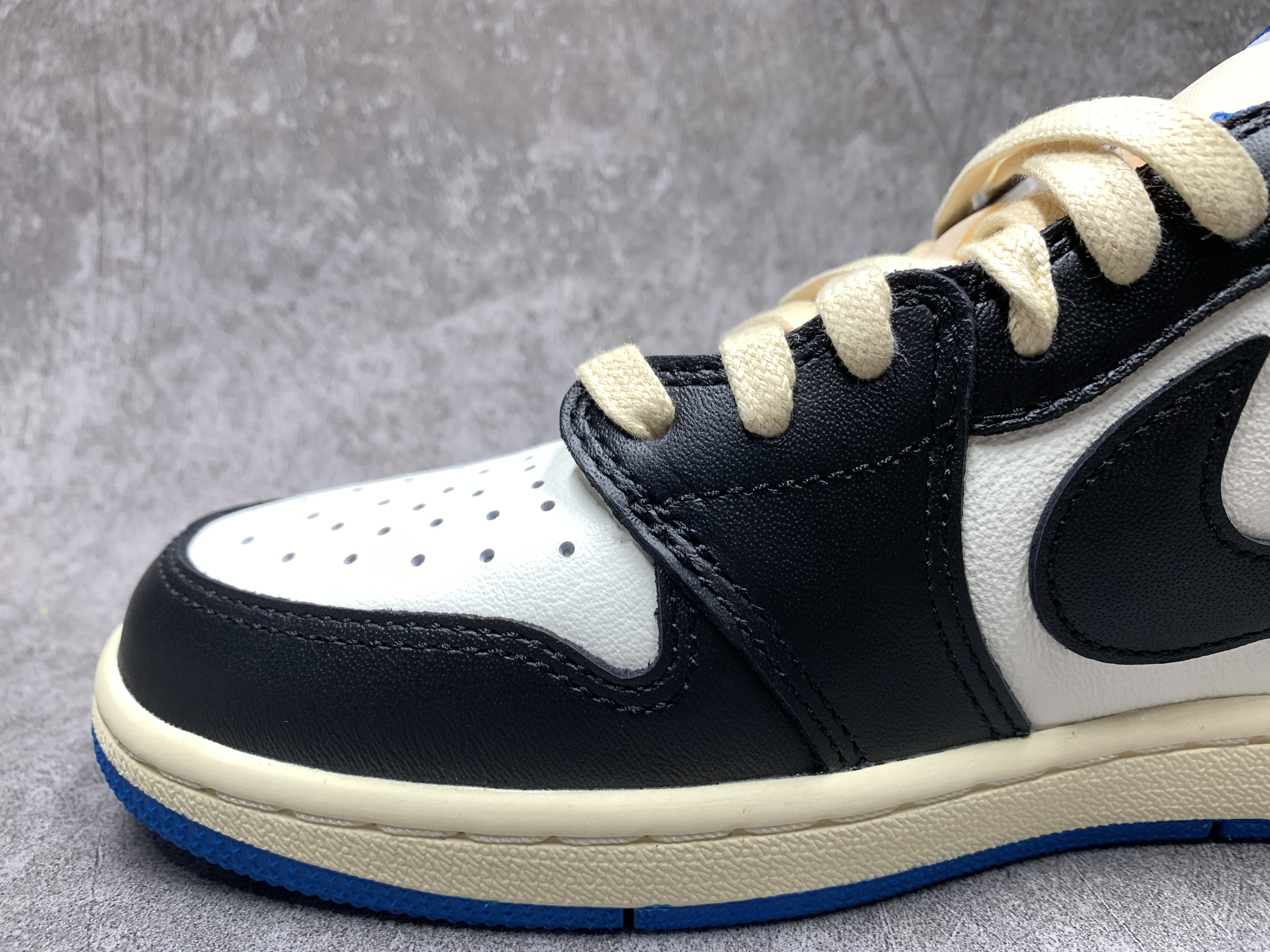 Air Jordan 1 Low Fragment Design x Travis Scott