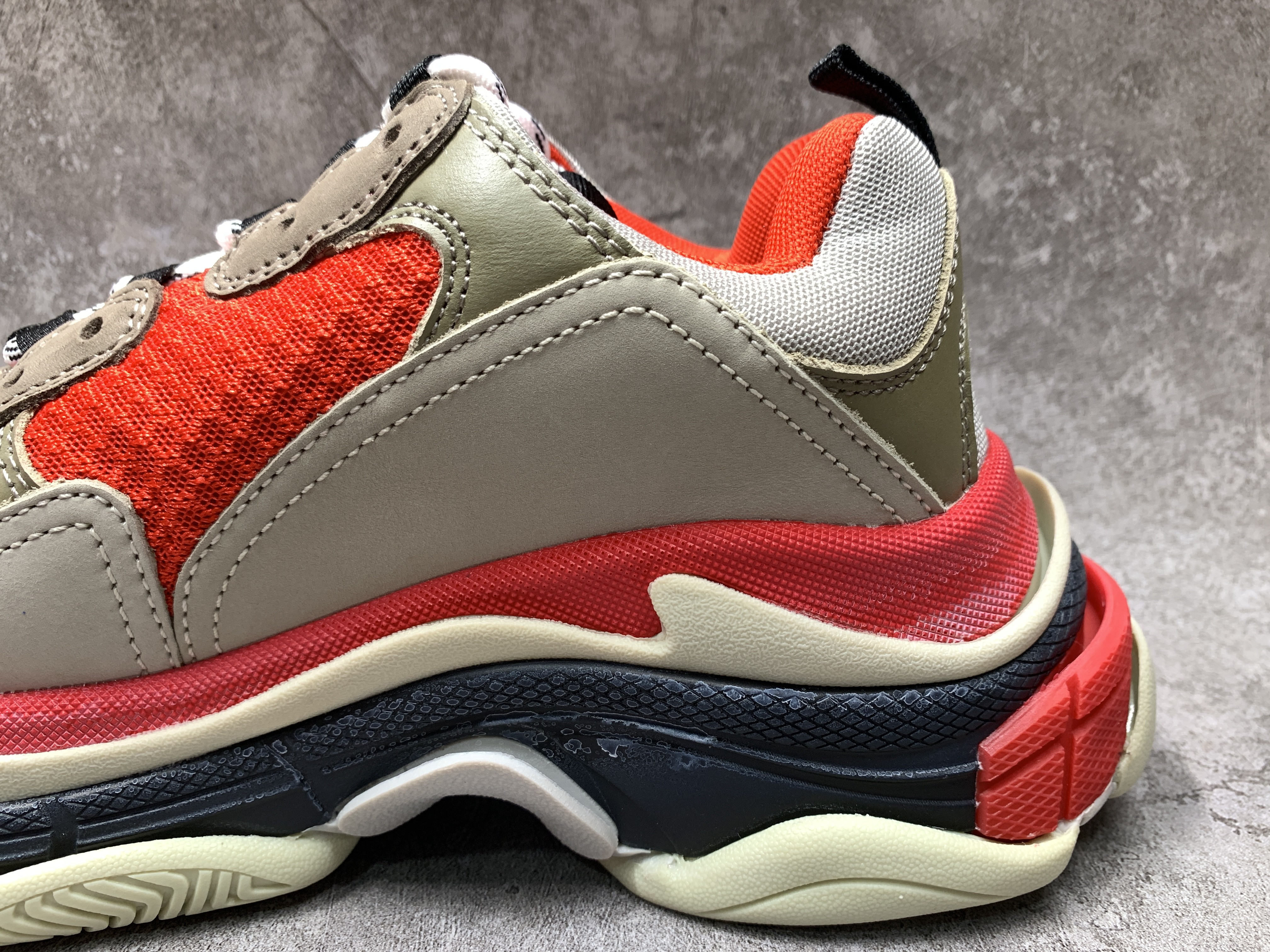 Balenciga Triple S Sneaker 