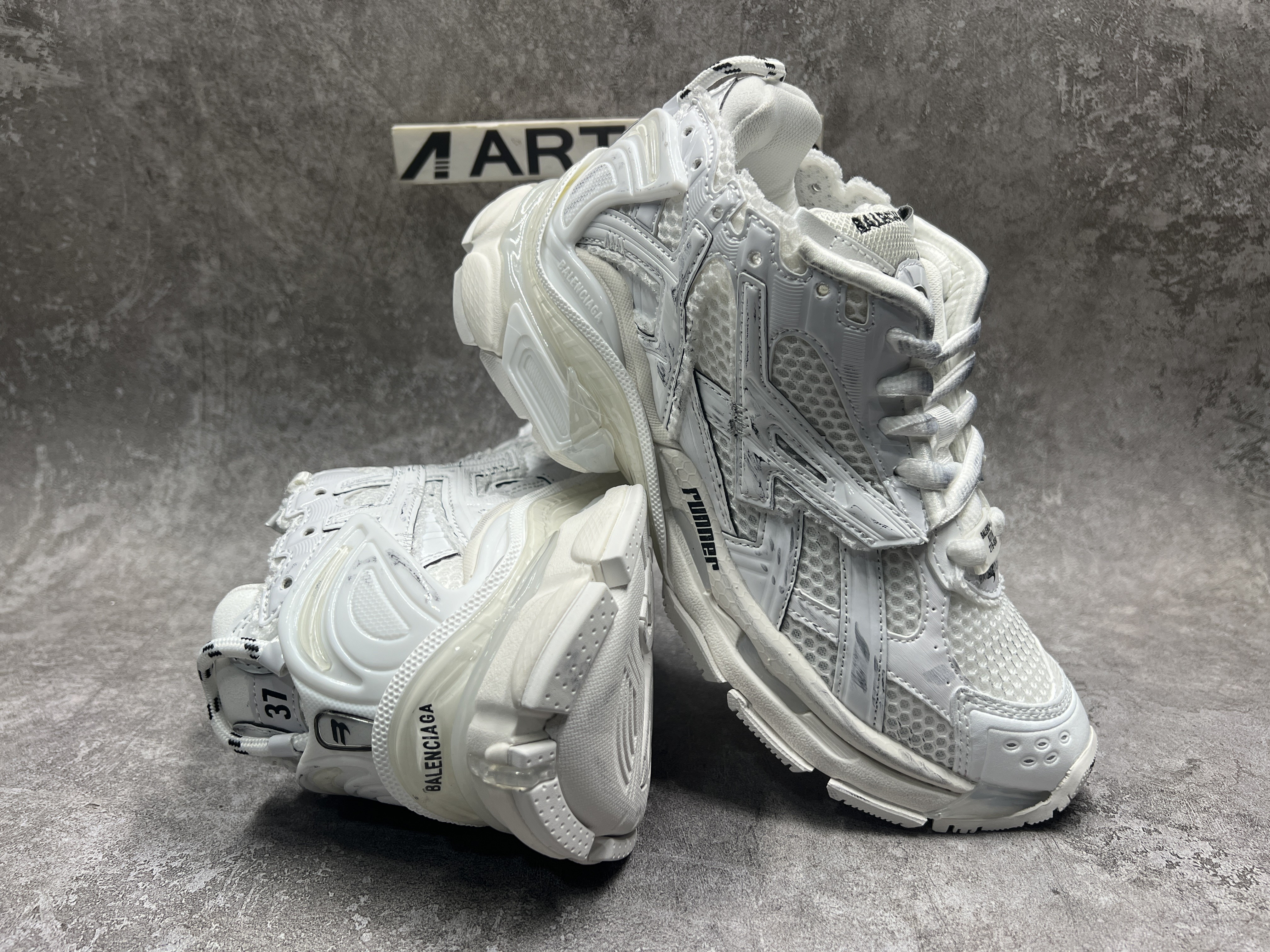 Balenciga Runner White