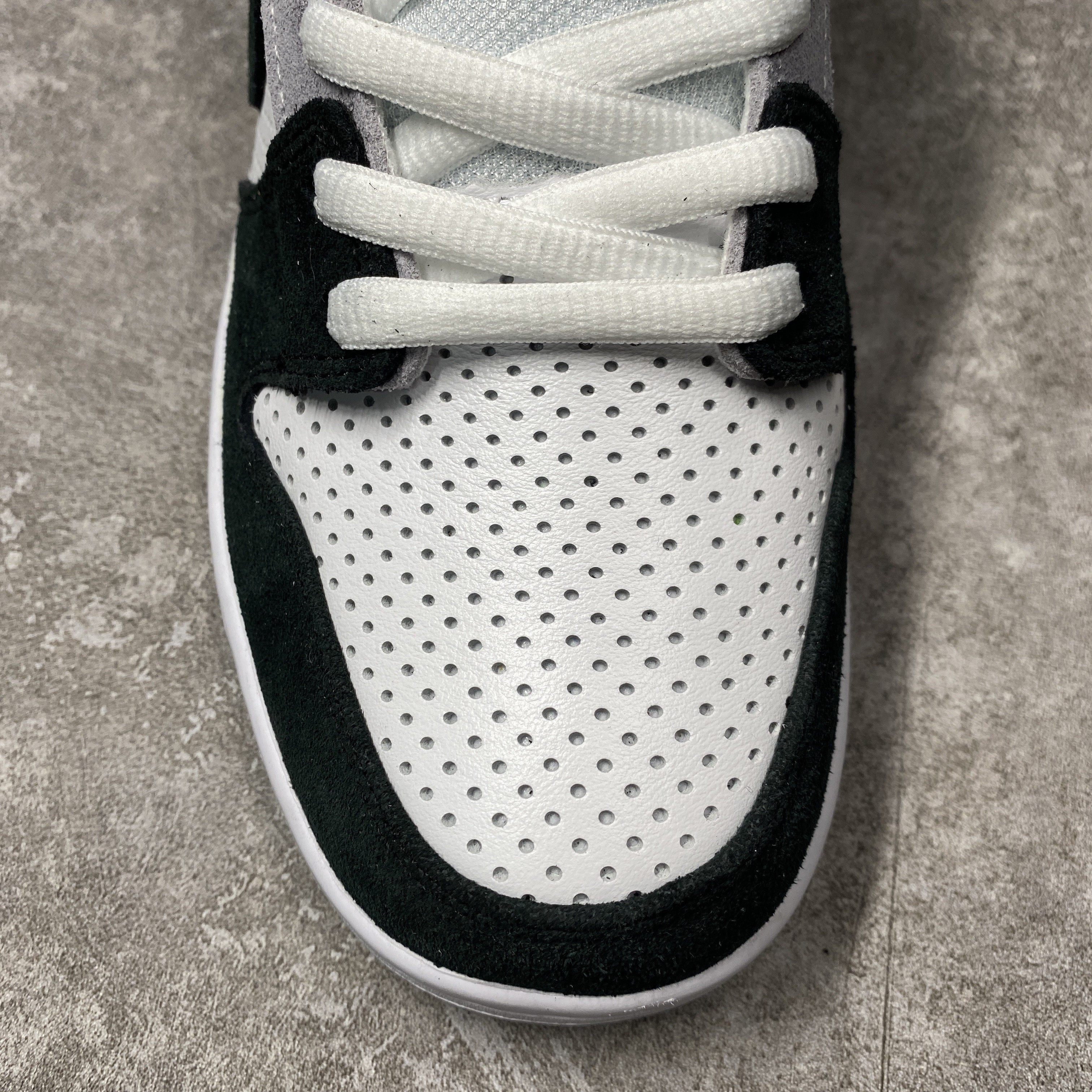 Nike SB Dunk Low Chlorophyll